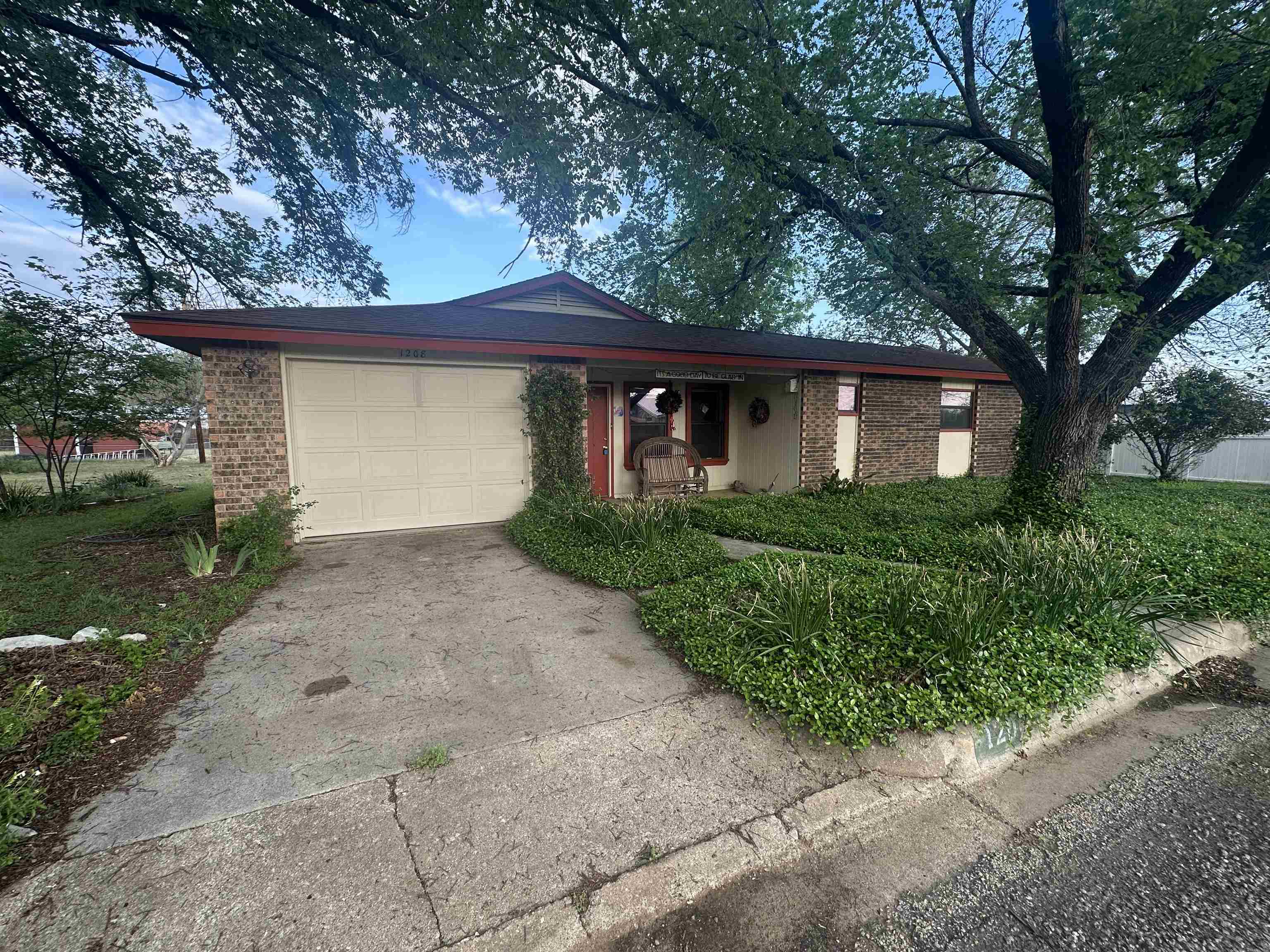 1208 Olive Street — photo