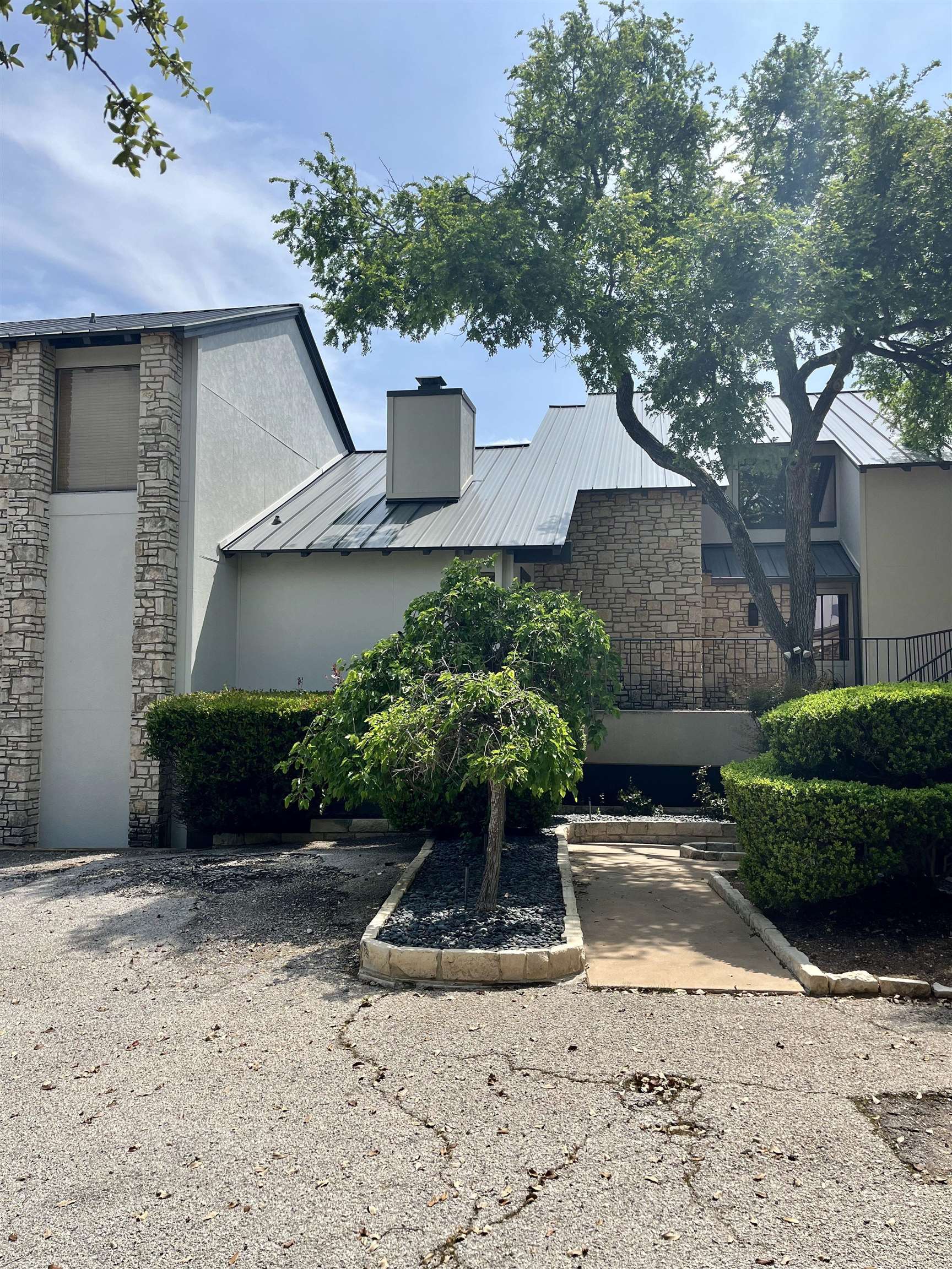 103 Island Dr — photo