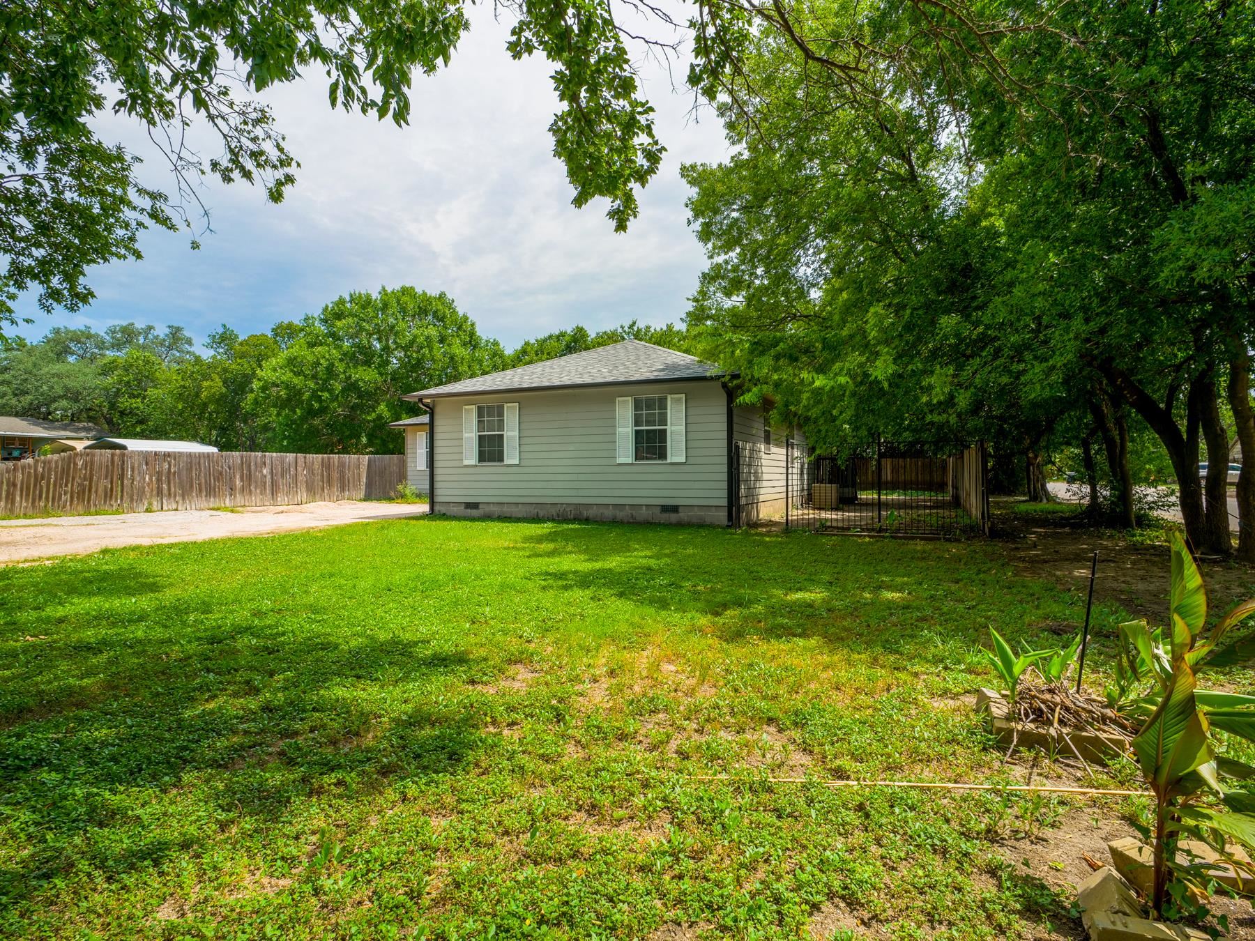601 E Marble, Burnet, TX 78611 — photo 3