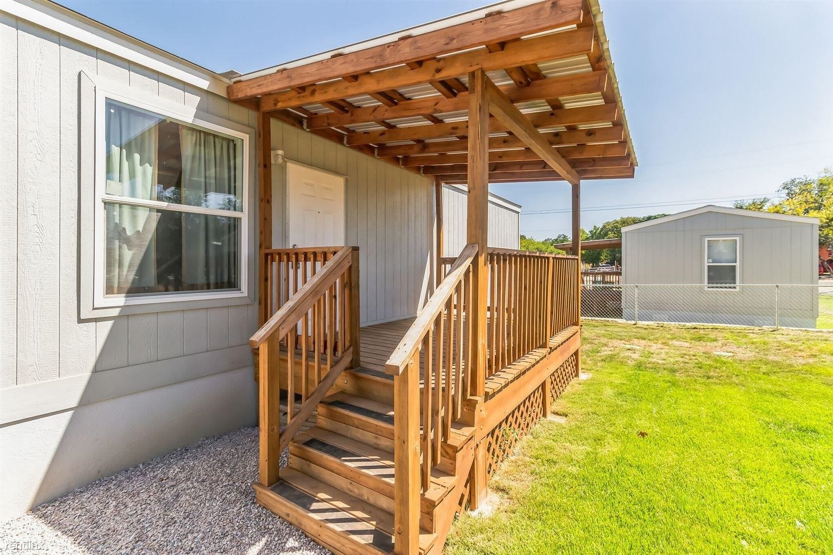 109 E Briar Drive — photo