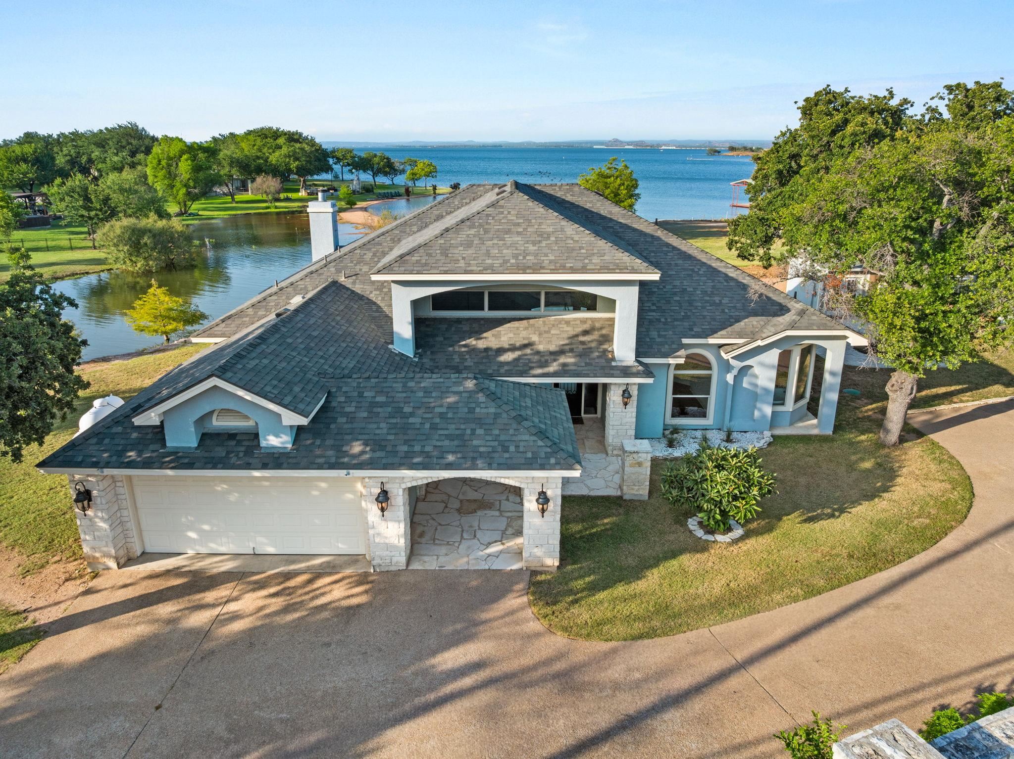 100 Palm Cove — photo