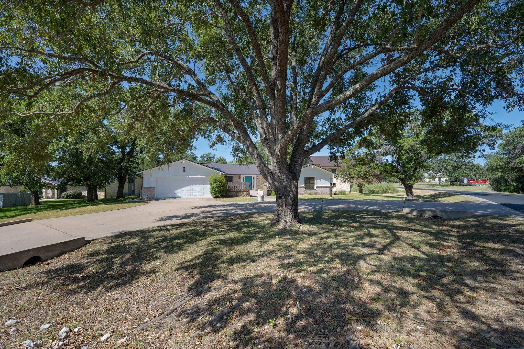 101 Third Sid, Horseshoe Bay, TX 78657 — photo 2