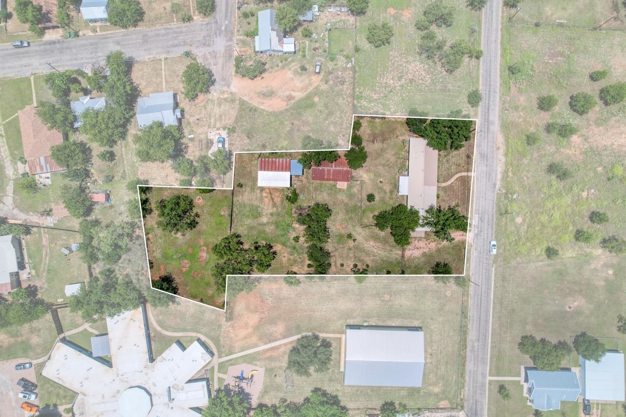 506 E Wallace Street, Llano, TX 78643 — photo 3