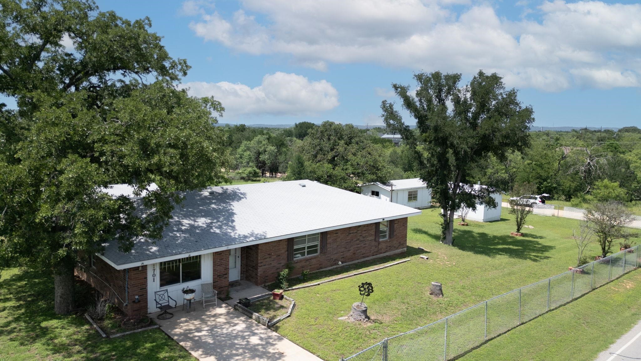 1701 Valley View Lane — photo