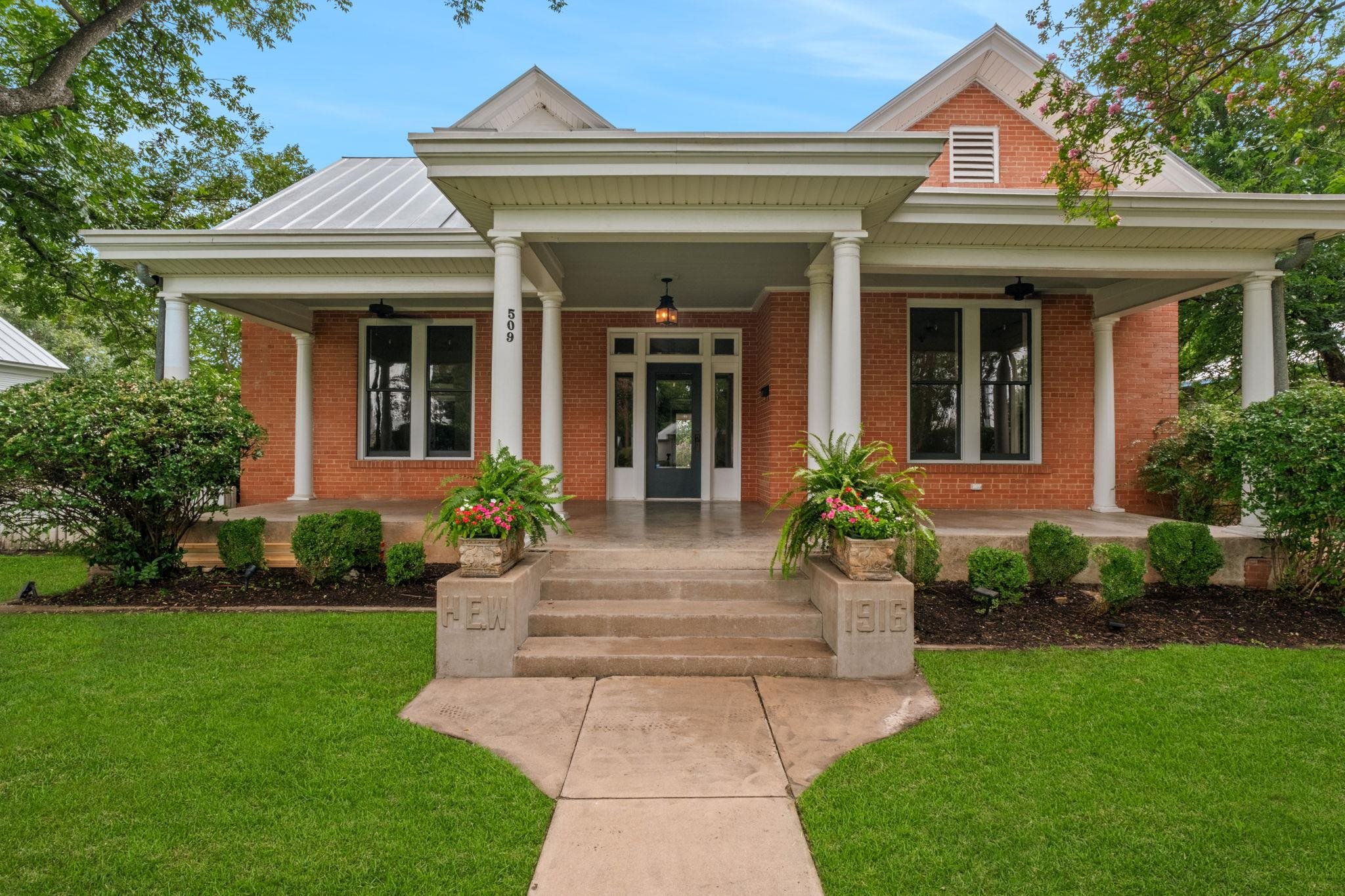 509 W Austin St — photo