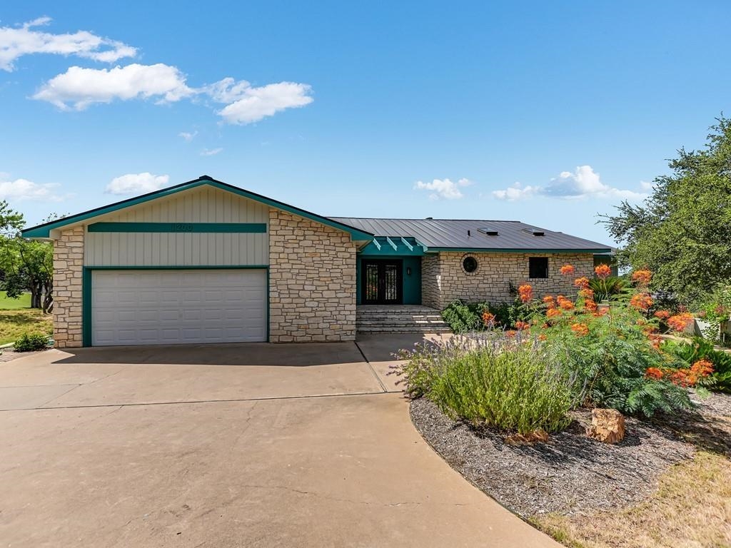 1200 Hi Circle S — photo