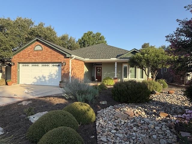 123 Fox Circle — photo