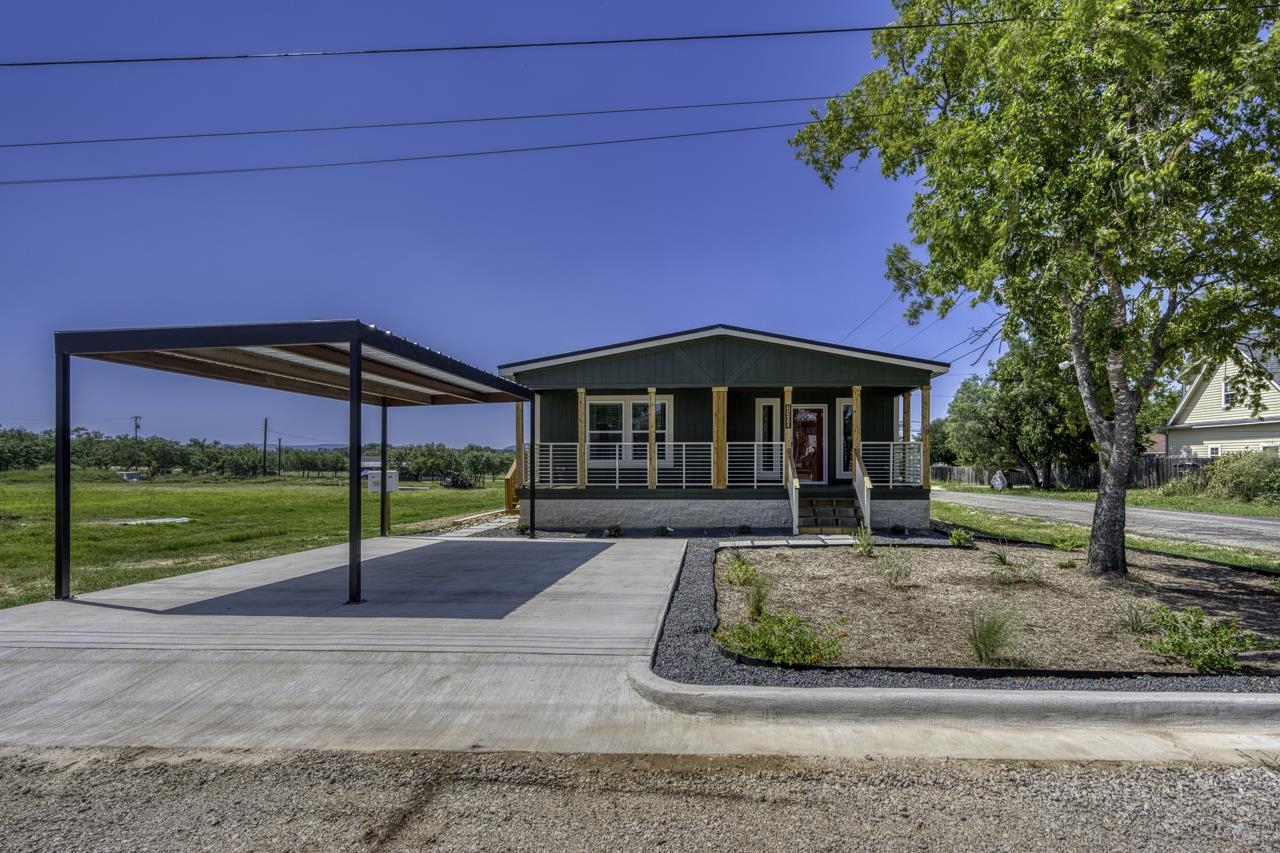 1200 E Green Street — photo