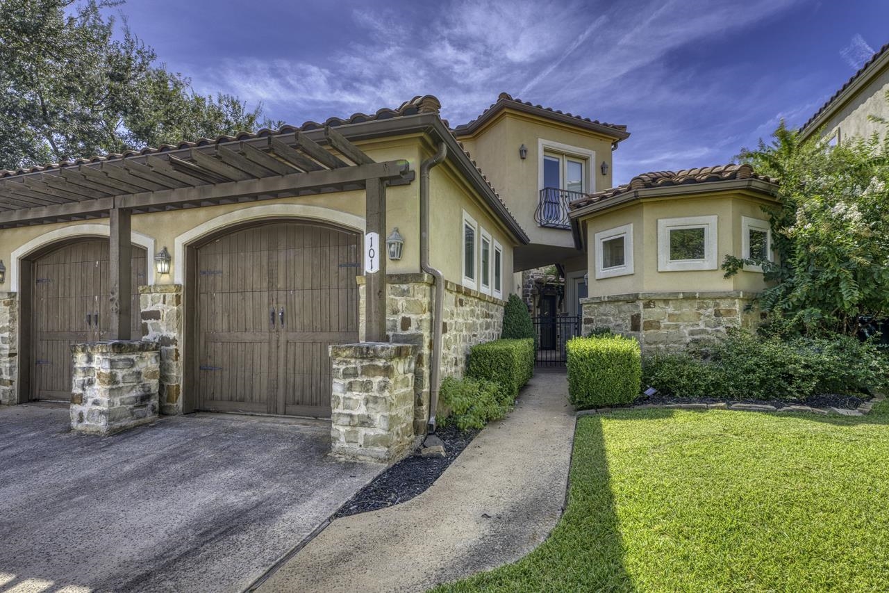 101 Maravilla Way — photo