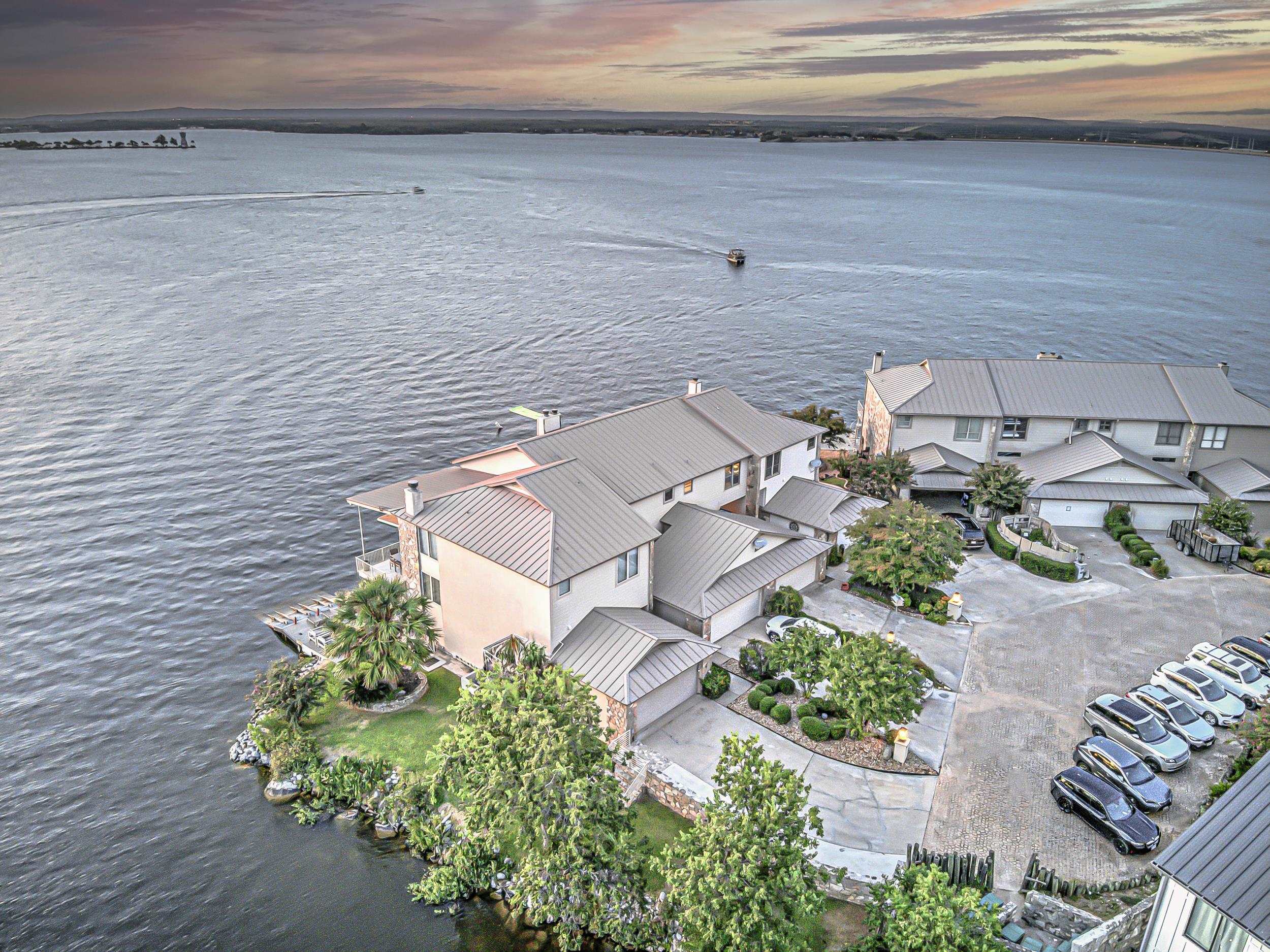 616 Horseshoe Bay North Boulevard — photo
