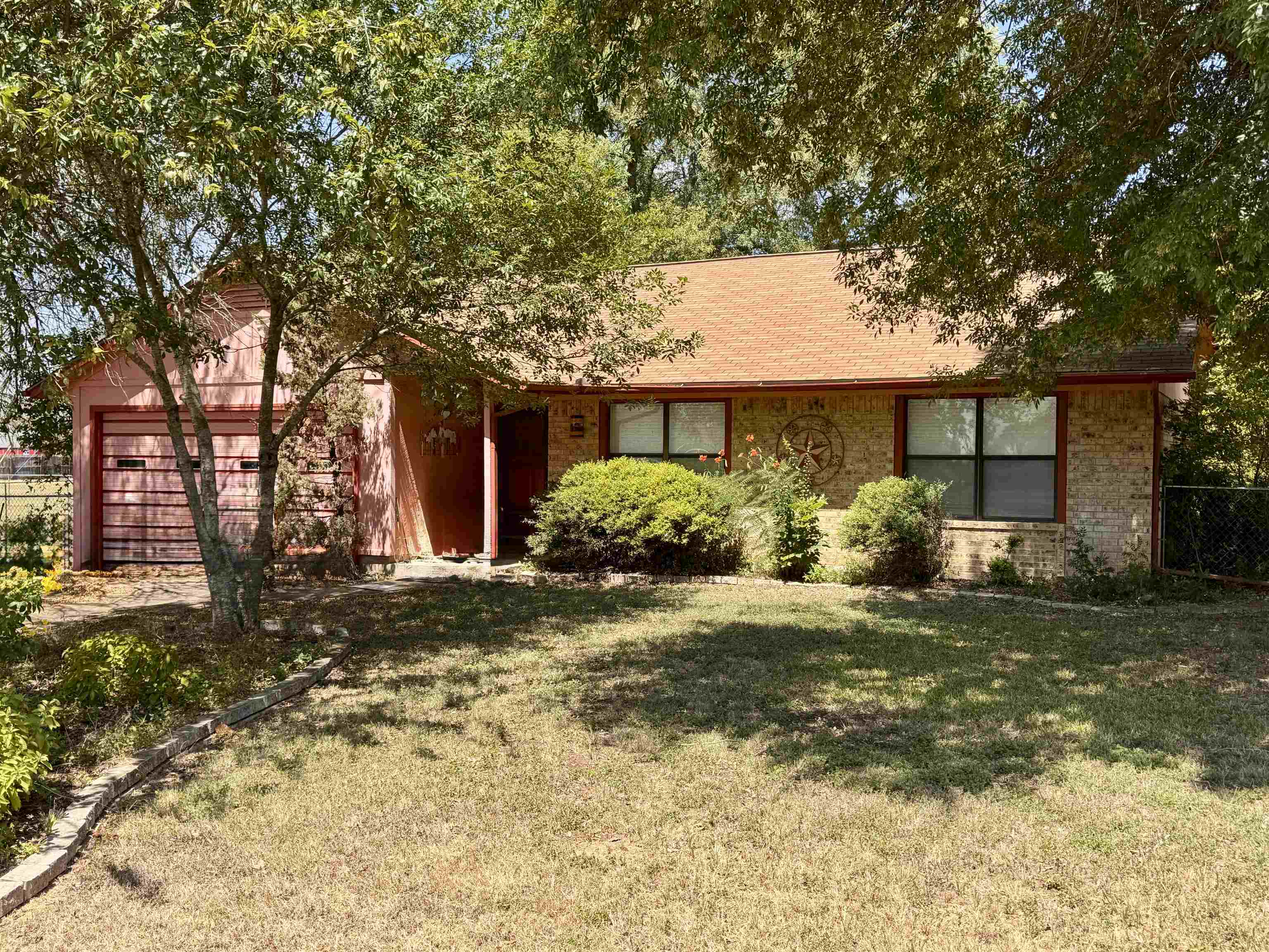 306 Sunset Drive — photo