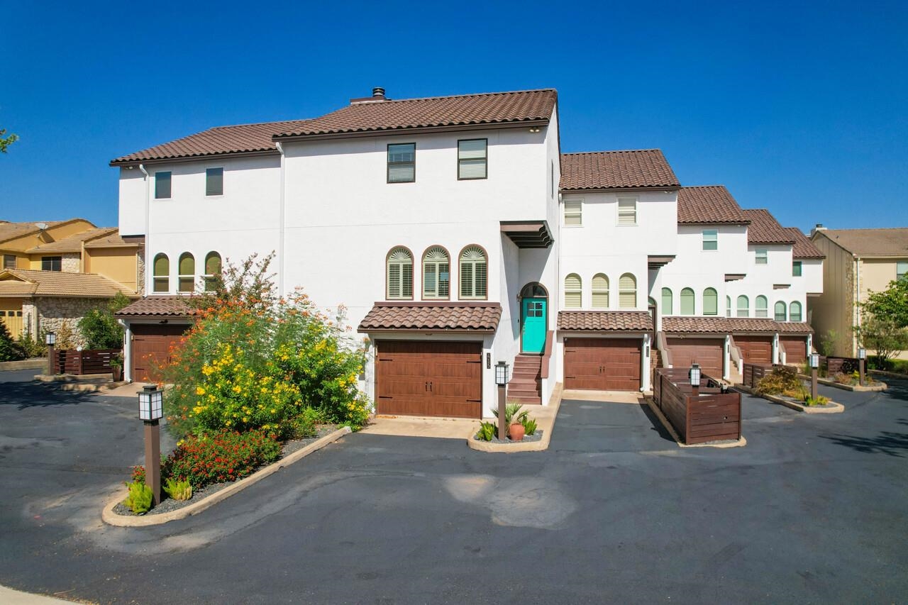 415 Horseshoe Bay North Boulevard — photo