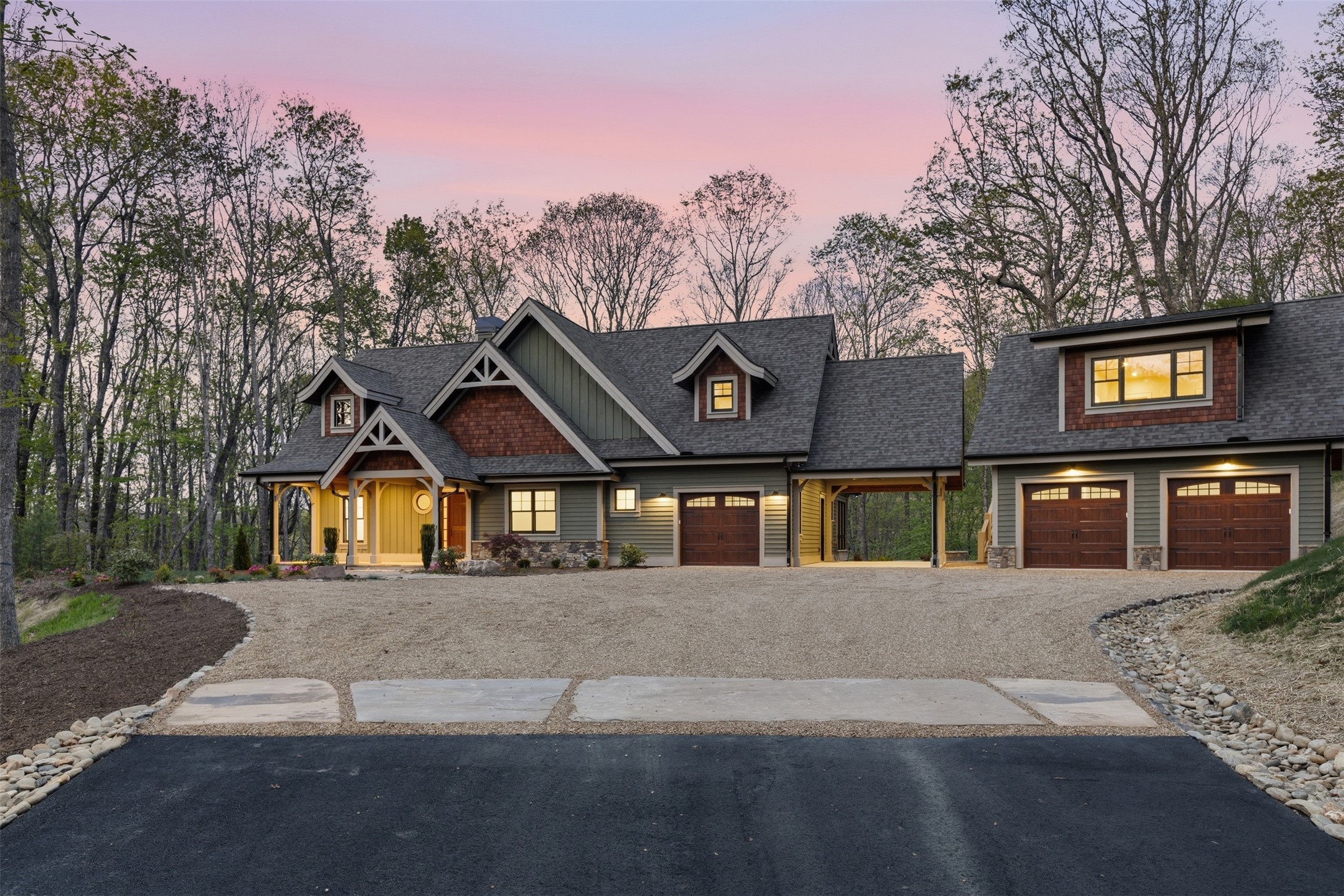 826 New Settlers Way — photo