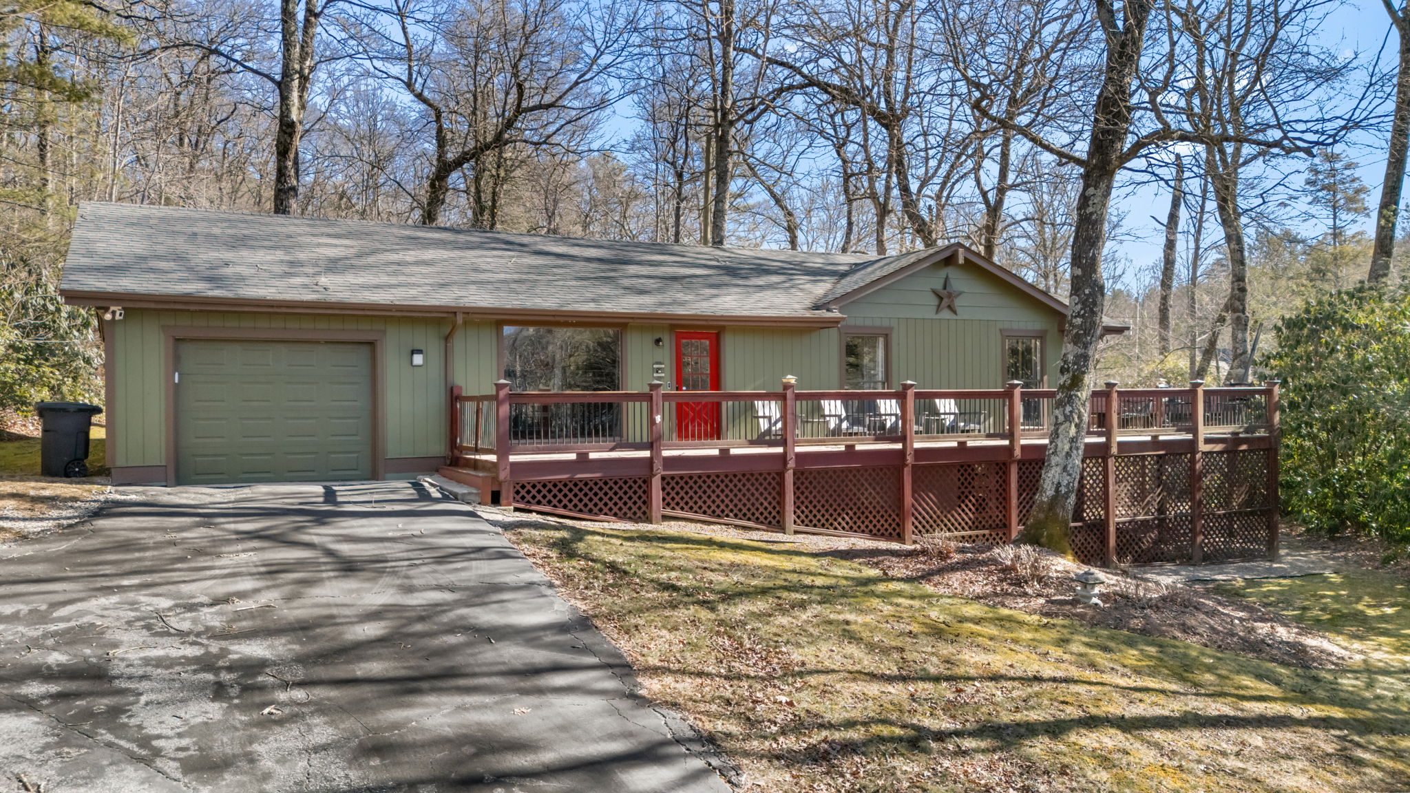 1185 Leonard Road — photo