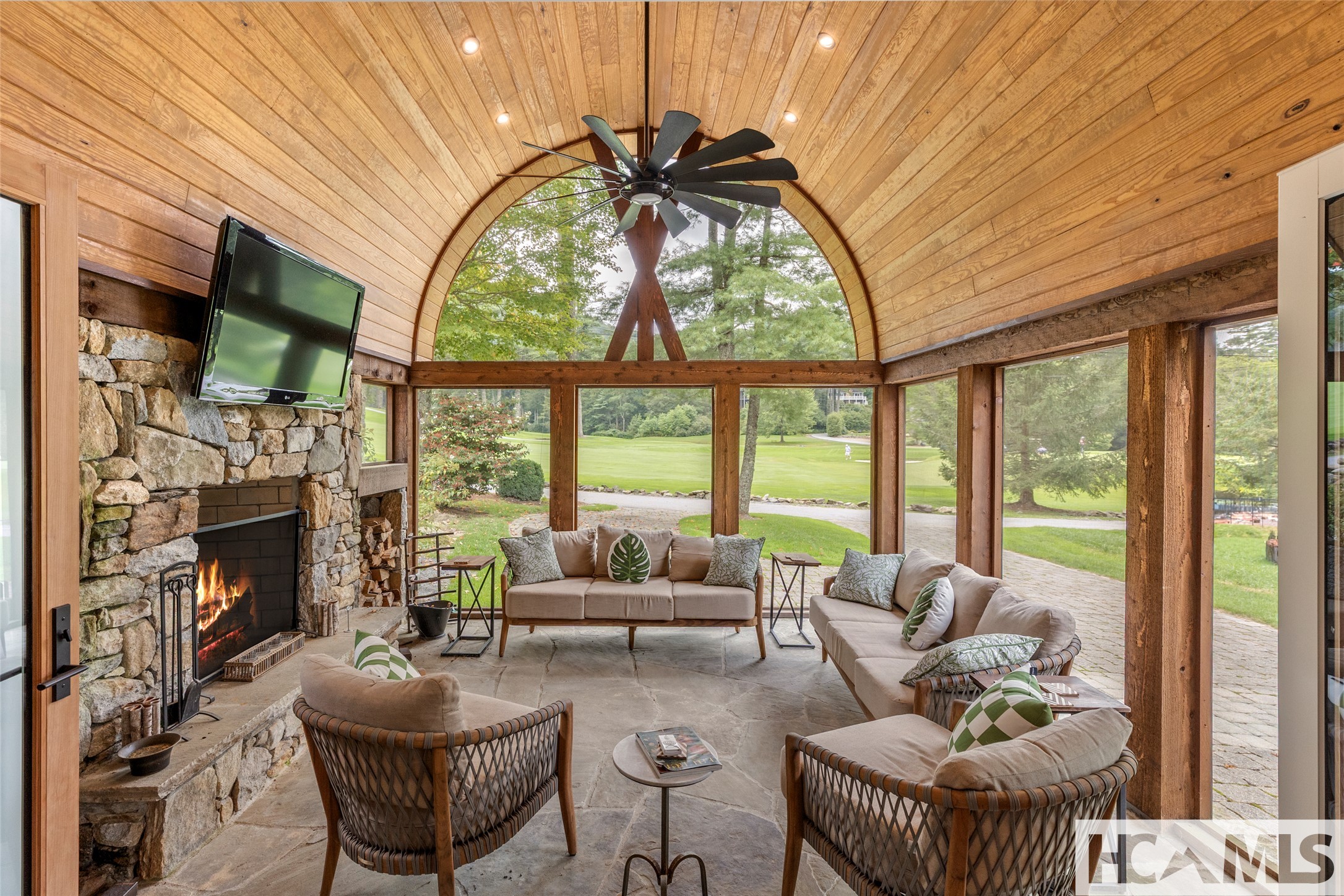 346 Hummingbird Lane — photo