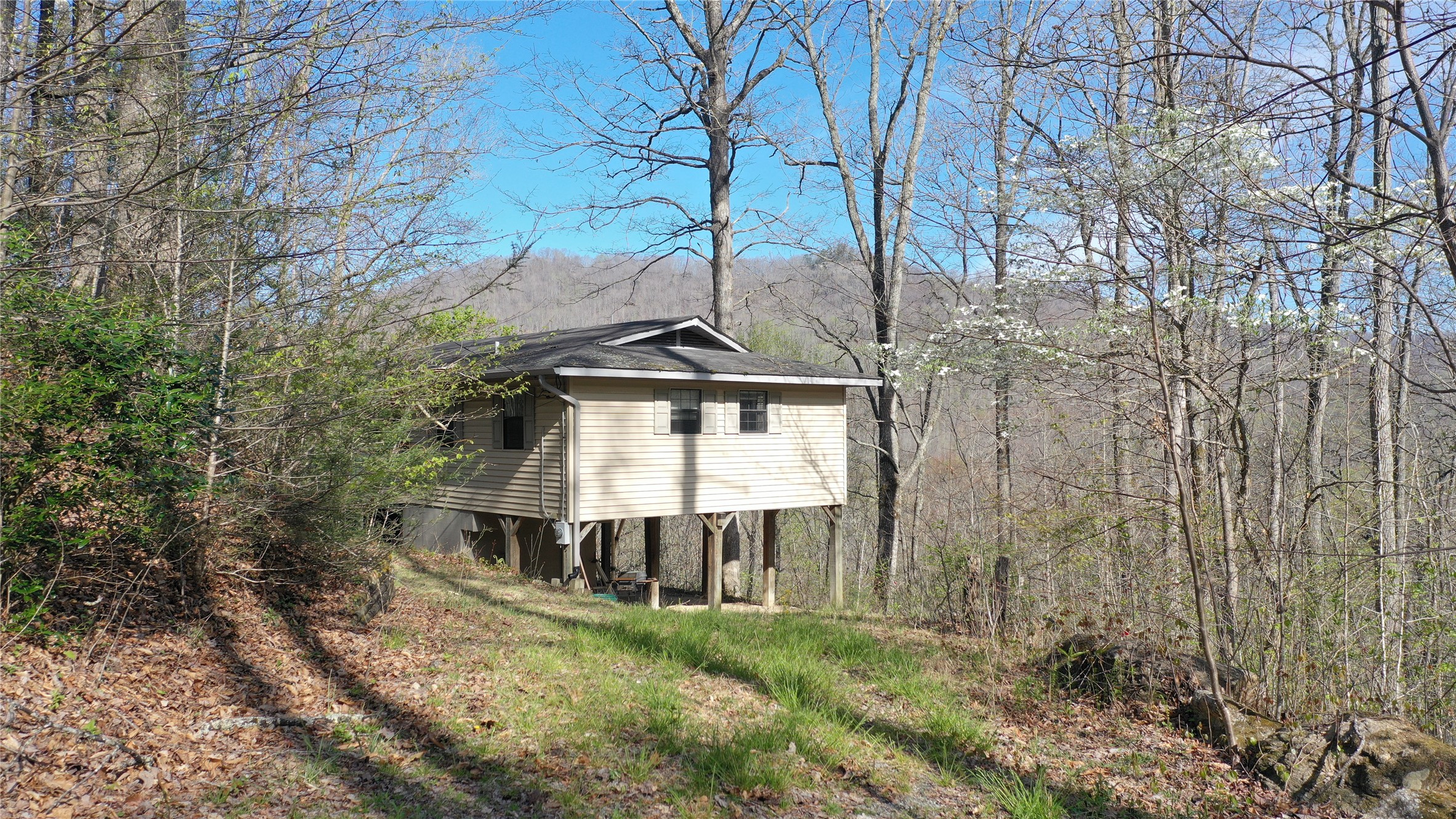 353 Vistawilla Drive — photo
