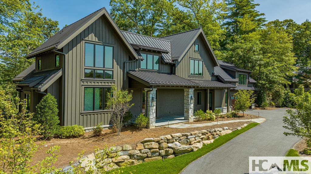 33 Sanctuary Ridge Road — photo