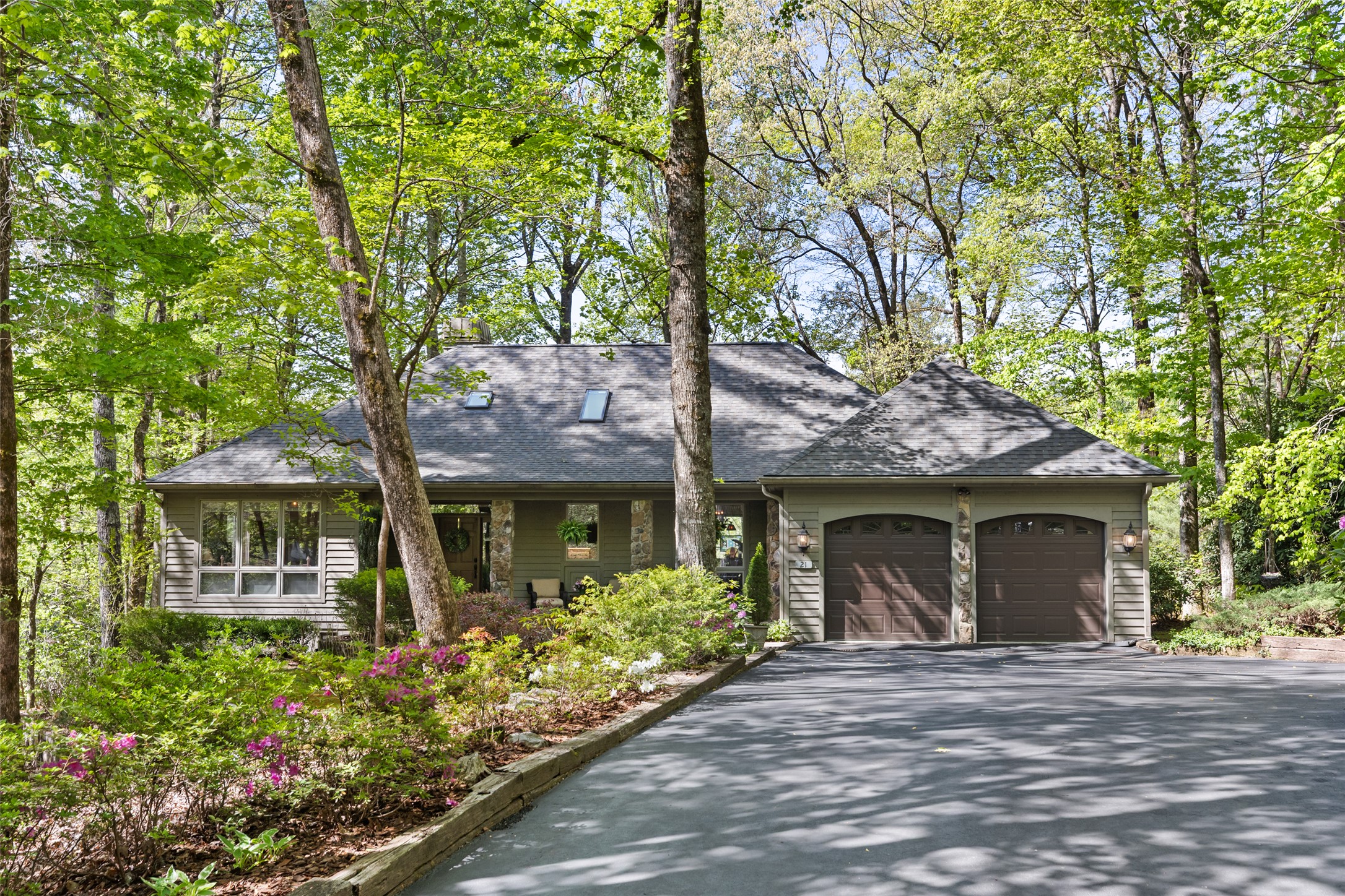 21 Laurel Wood Court — photo