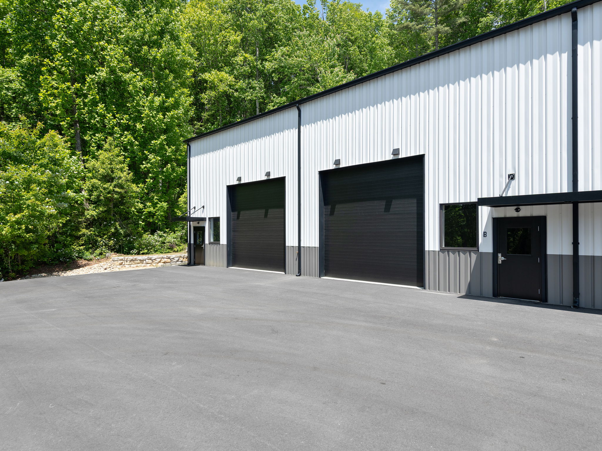 130 Speed Way B — photo