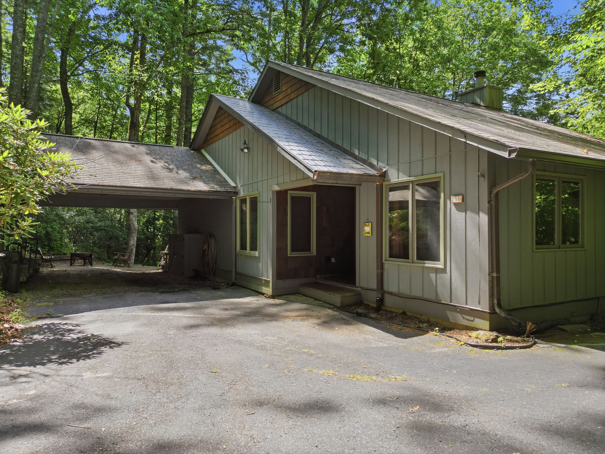 144 Hogback Court — photo
