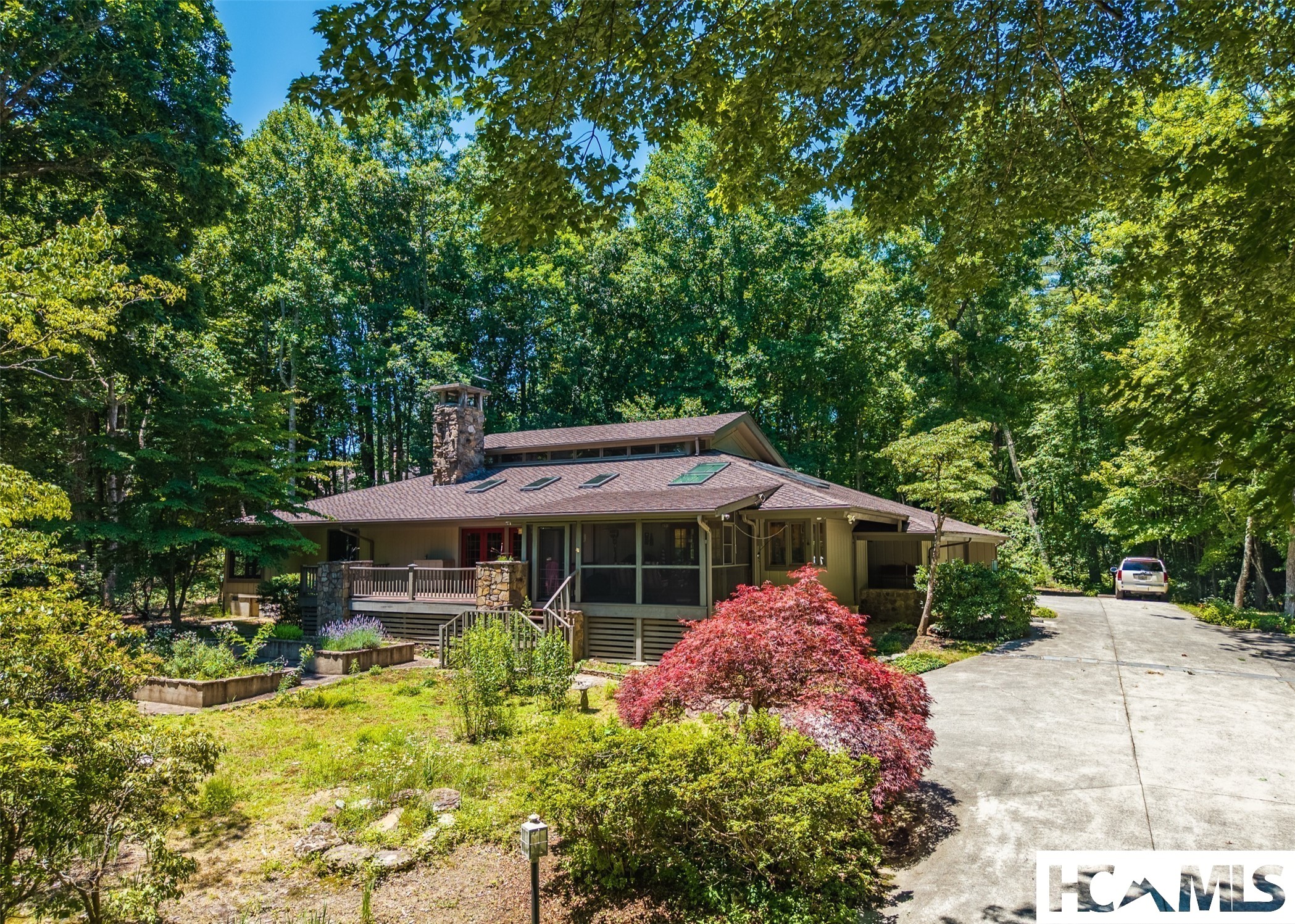343 Round Hill Road — photo