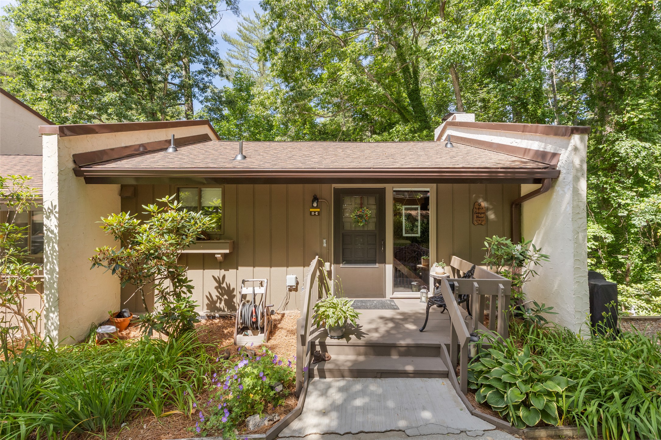 50 Dogwood Knob 11E — photo