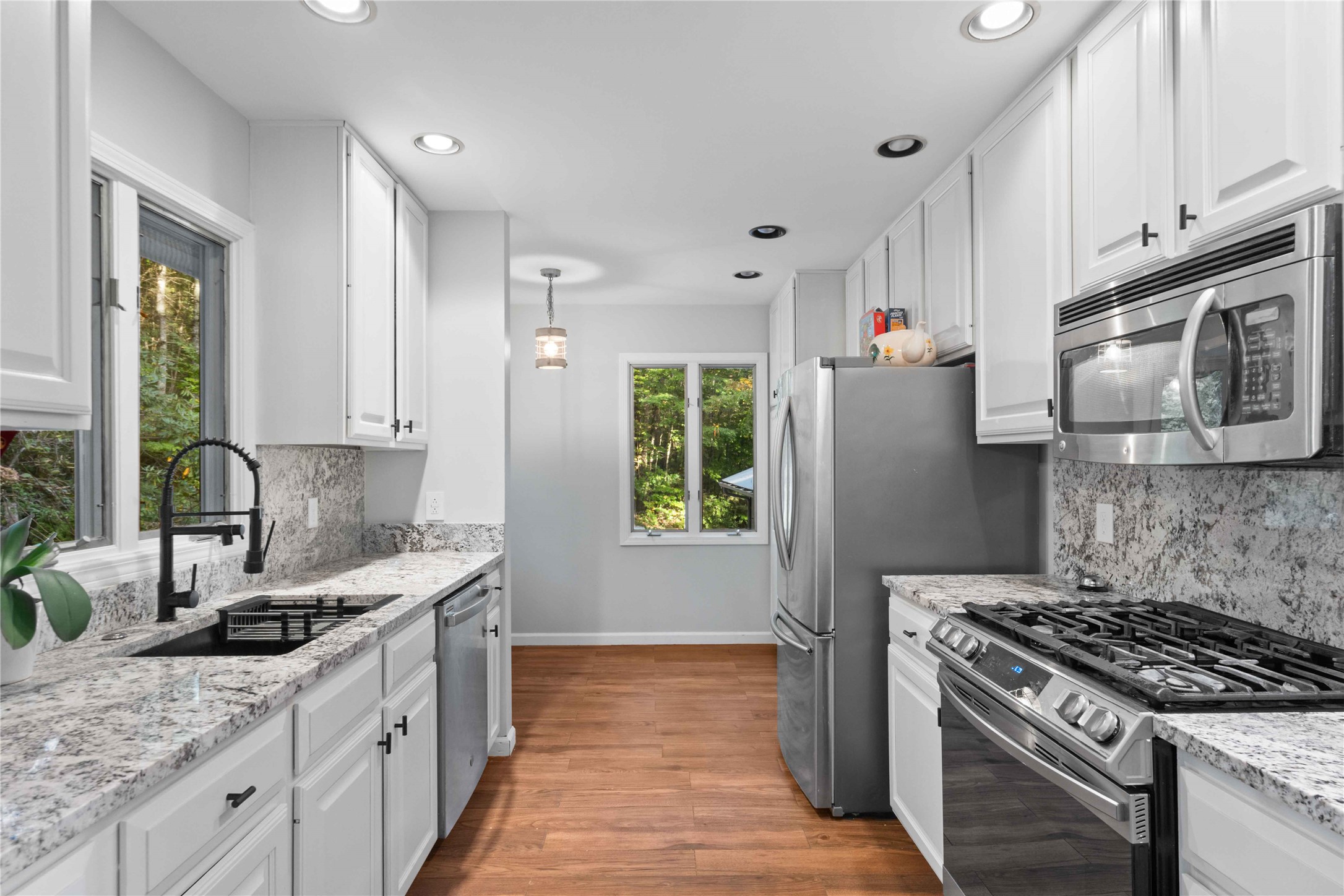 18 Horsepasture River Court — photo