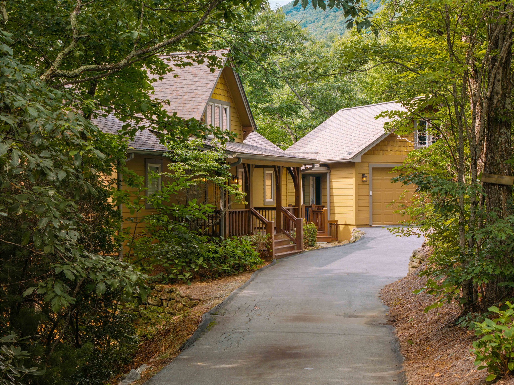 835 Toxaway Drive — photo