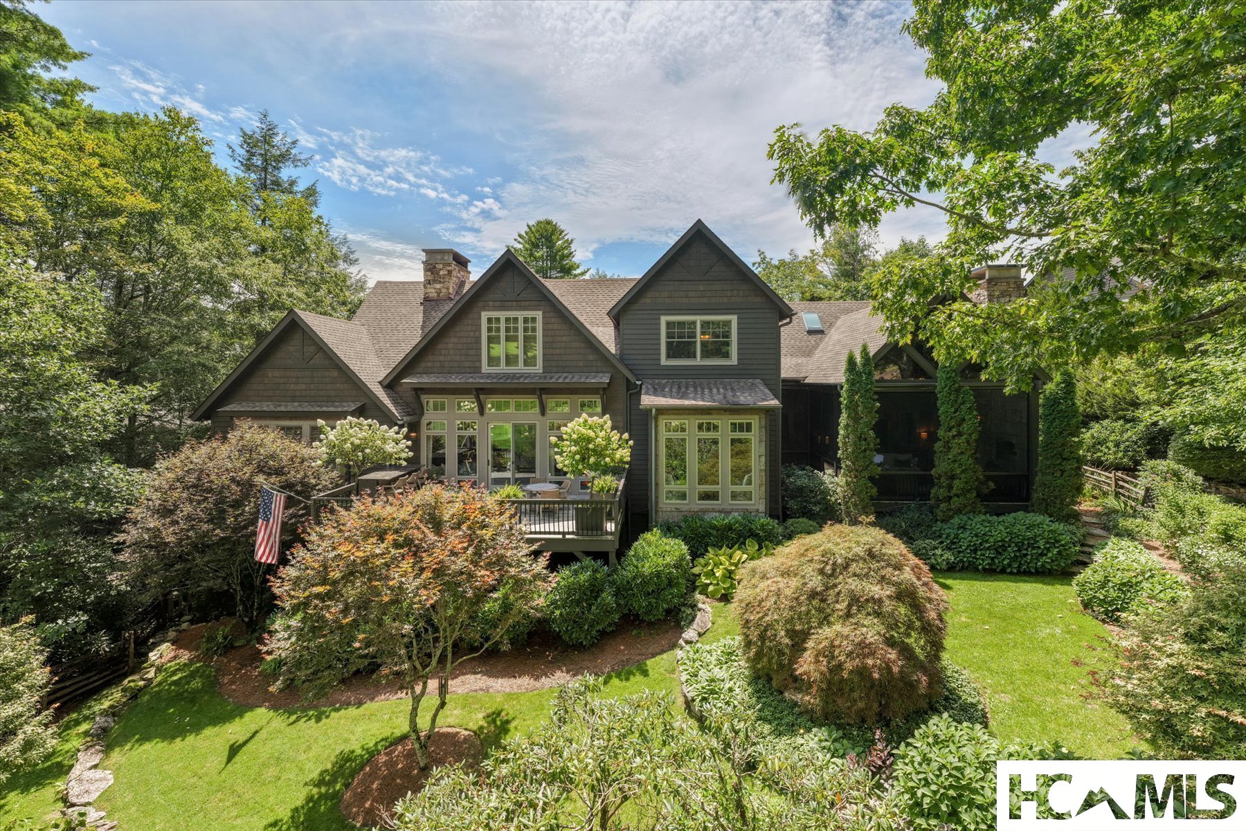 494 Country Club Drive — photo