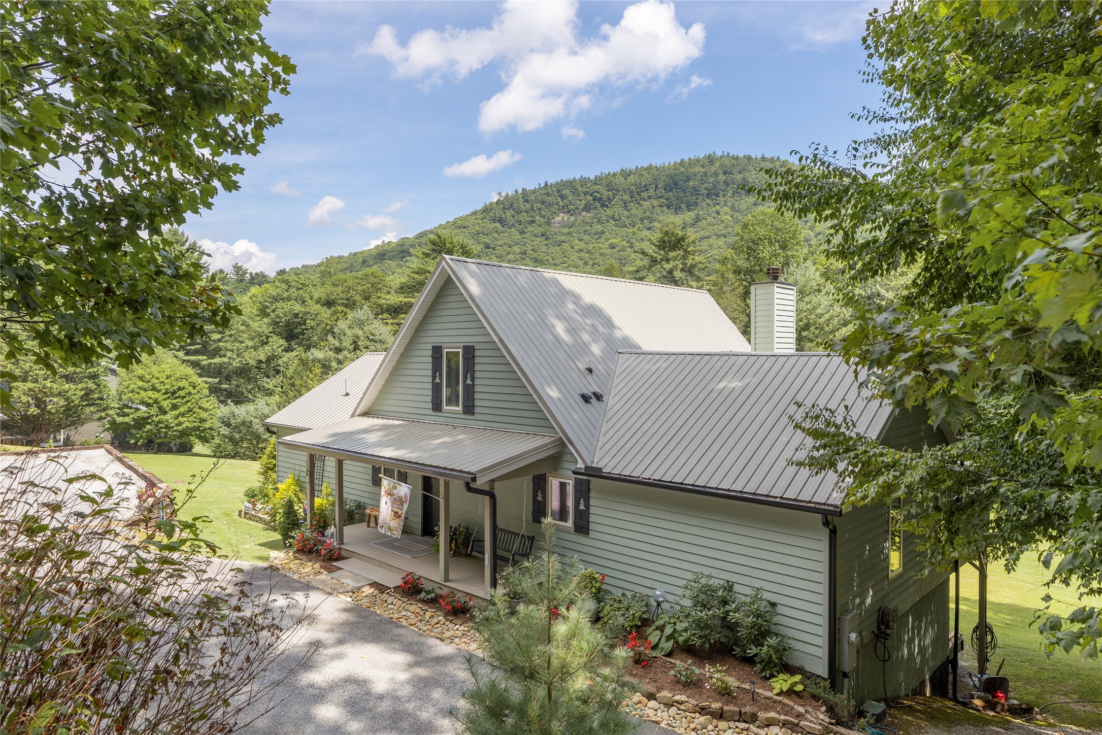 48 Mountain Brook Way — photo