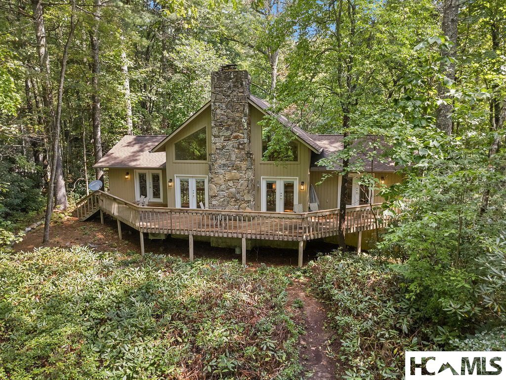 120 Holly Forest Court — photo