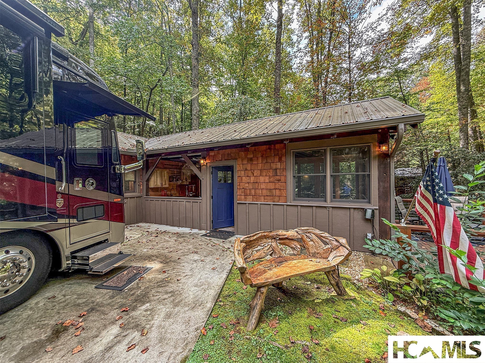 51 Creekside — photo