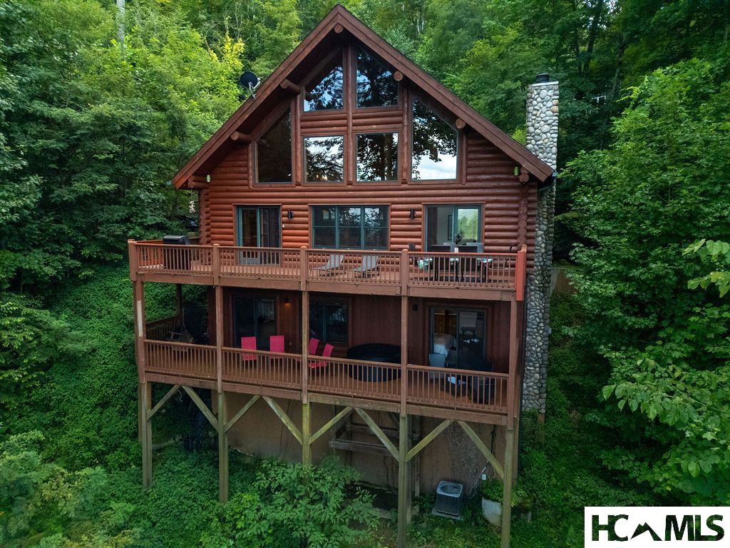 135 Ridgetop Drive — photo