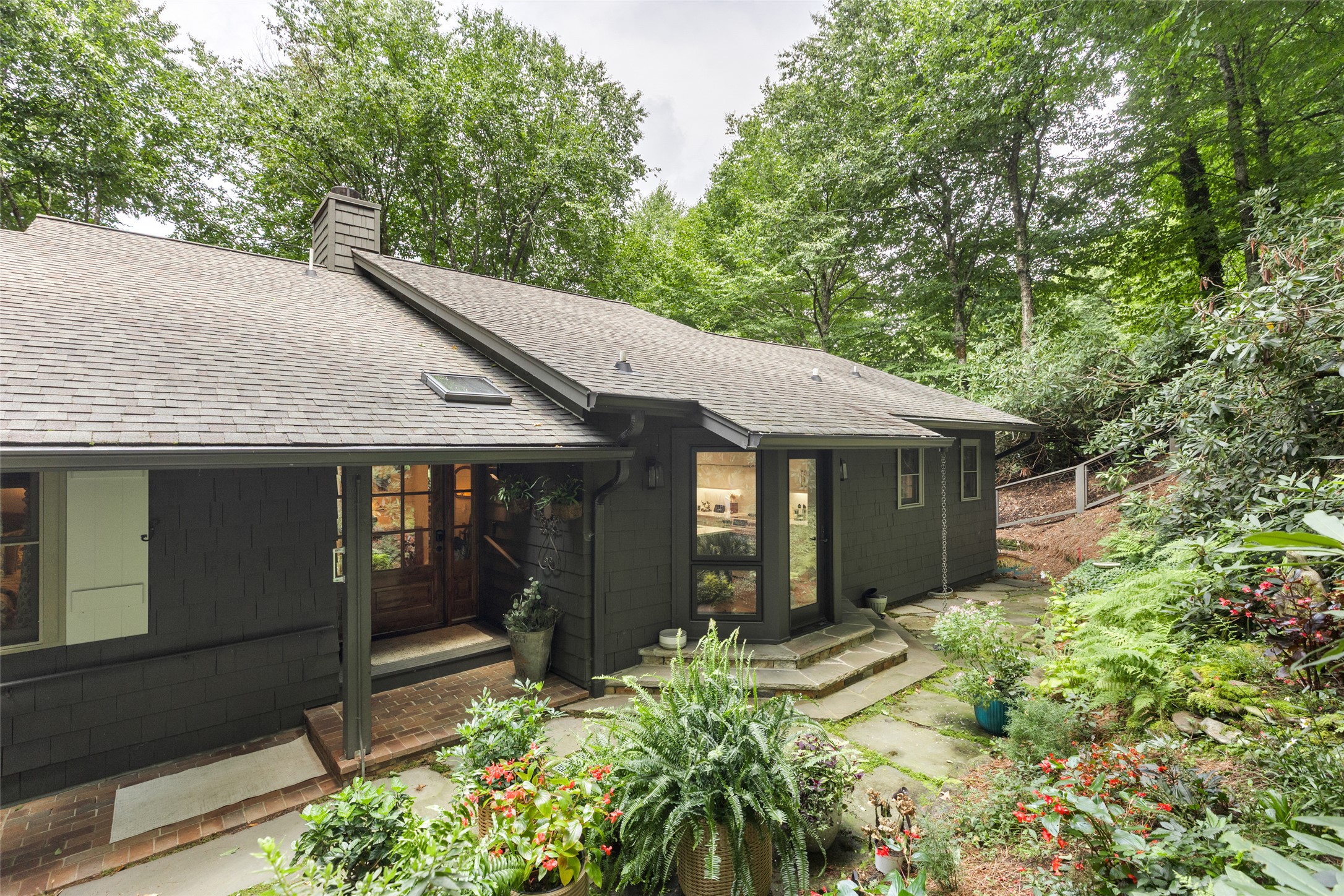 45 Lake Villa Court — photo