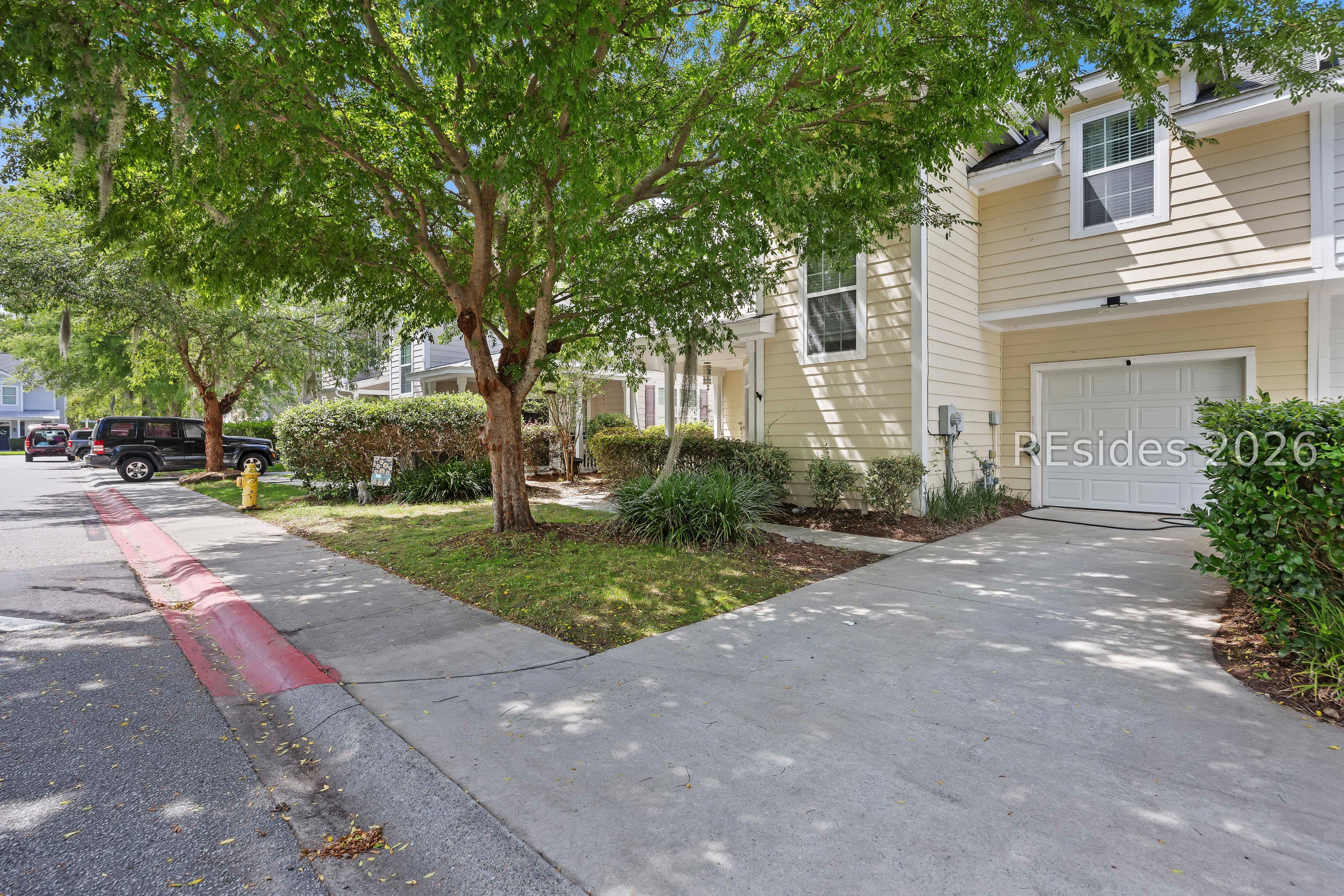 8 Maidencane Street — photo