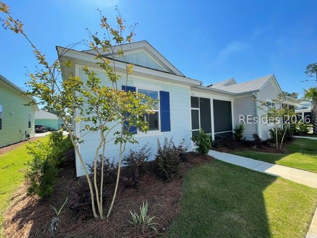 292 Tropics Avenue — photo