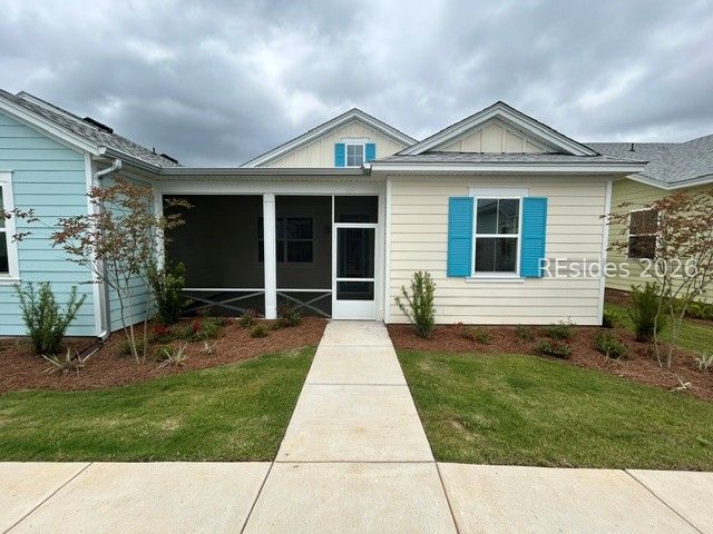 404 Tropics Avenue — photo
