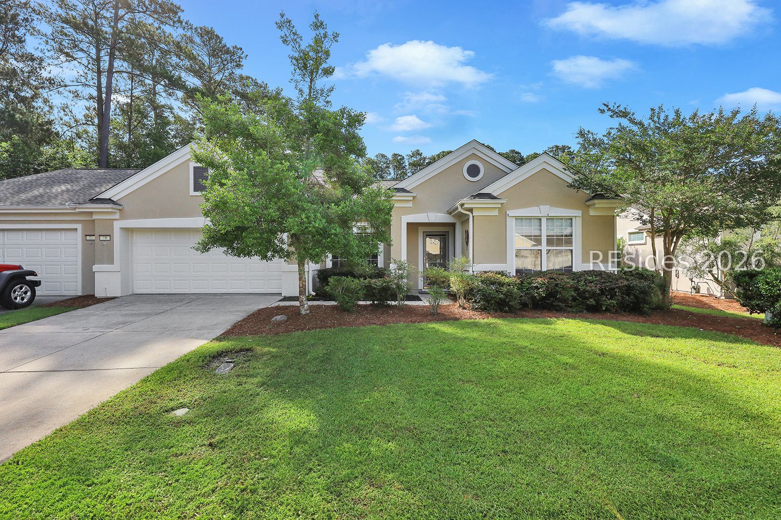 24 Falcon Court — photo