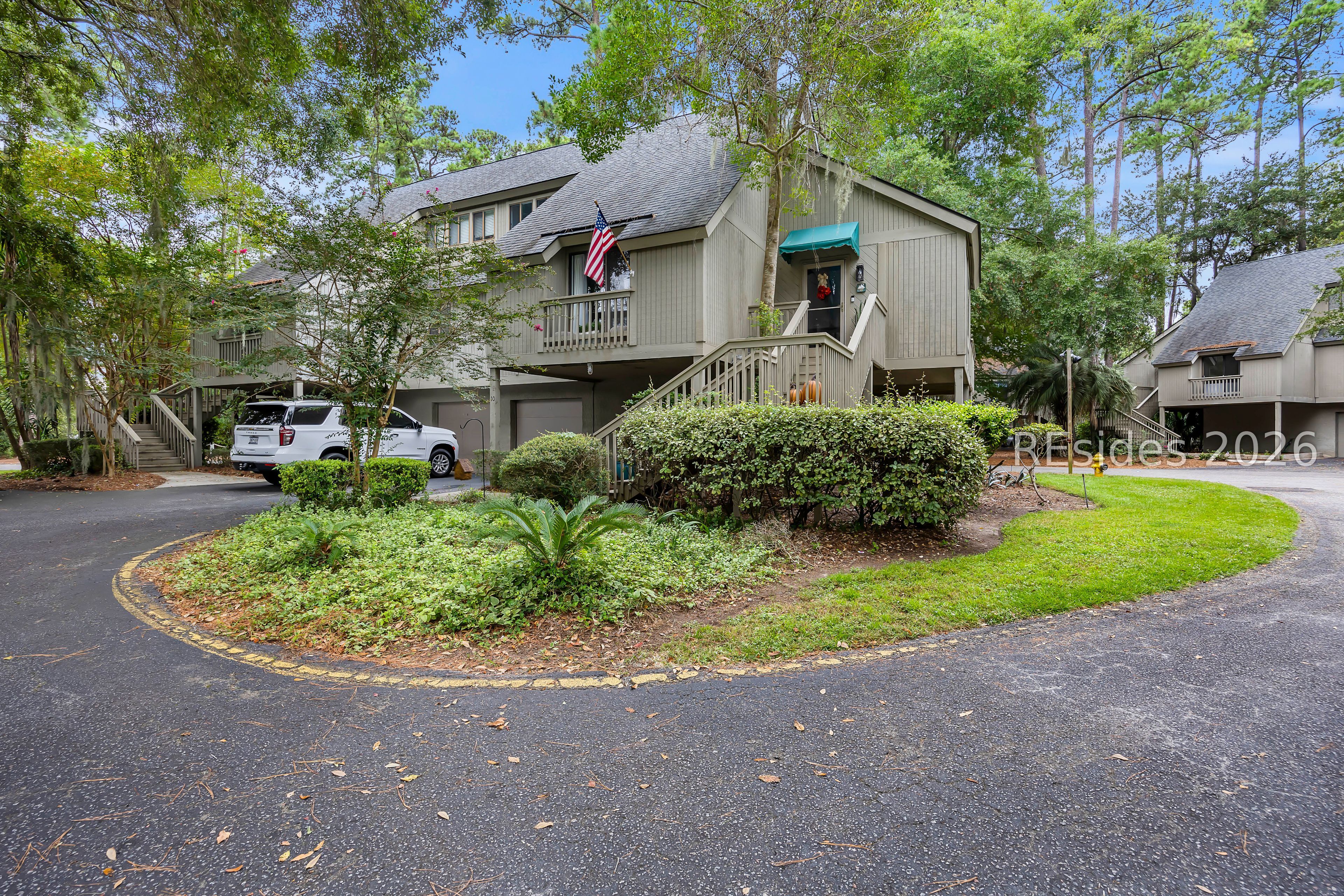 10 Compass Point 10B — photo