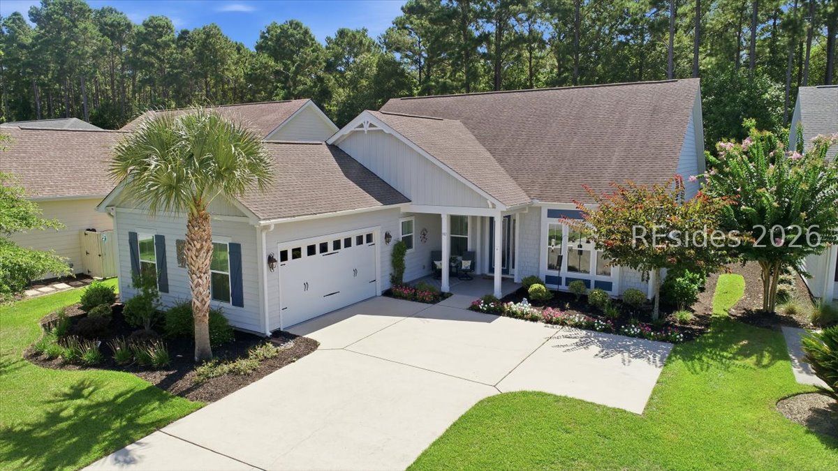 382 Lake Bluff Drive — photo