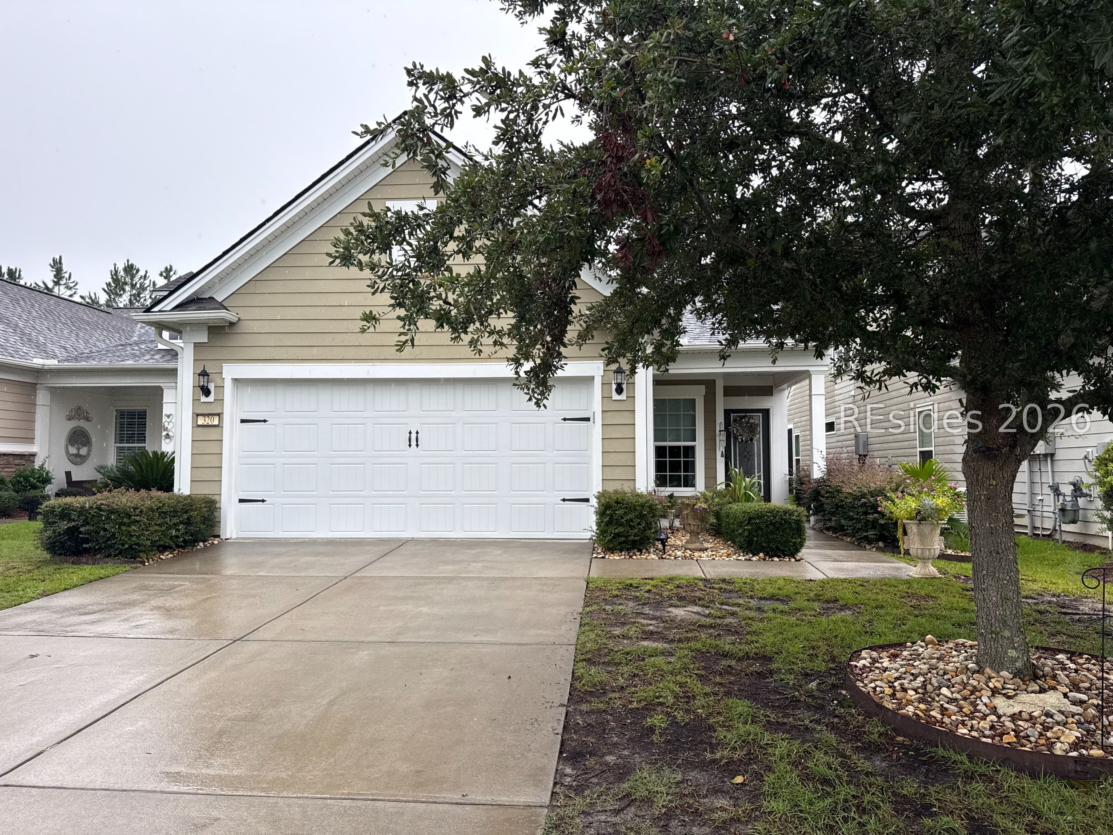 320 Gleneagle Court — photo