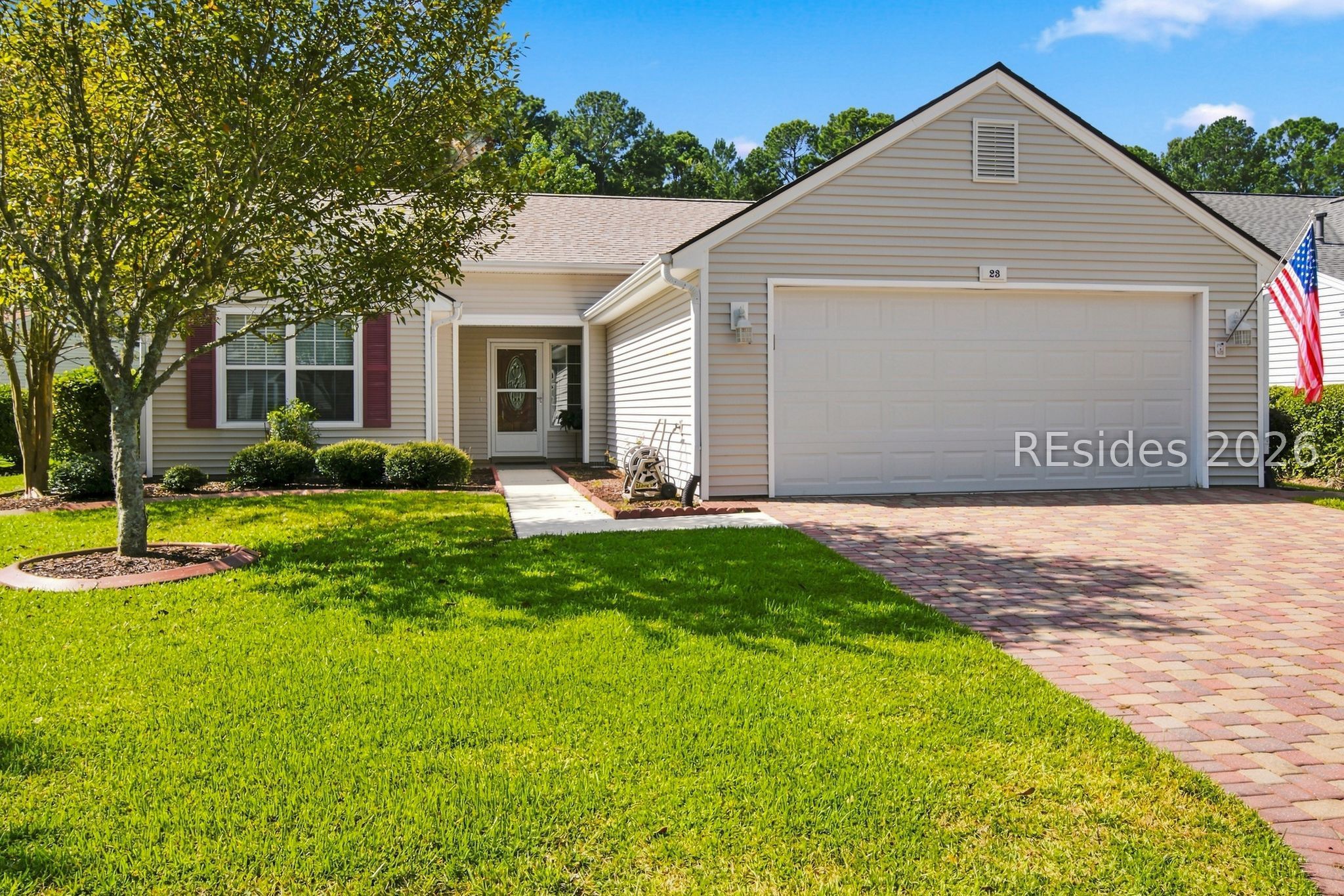 23 Coburn Drive E — photo