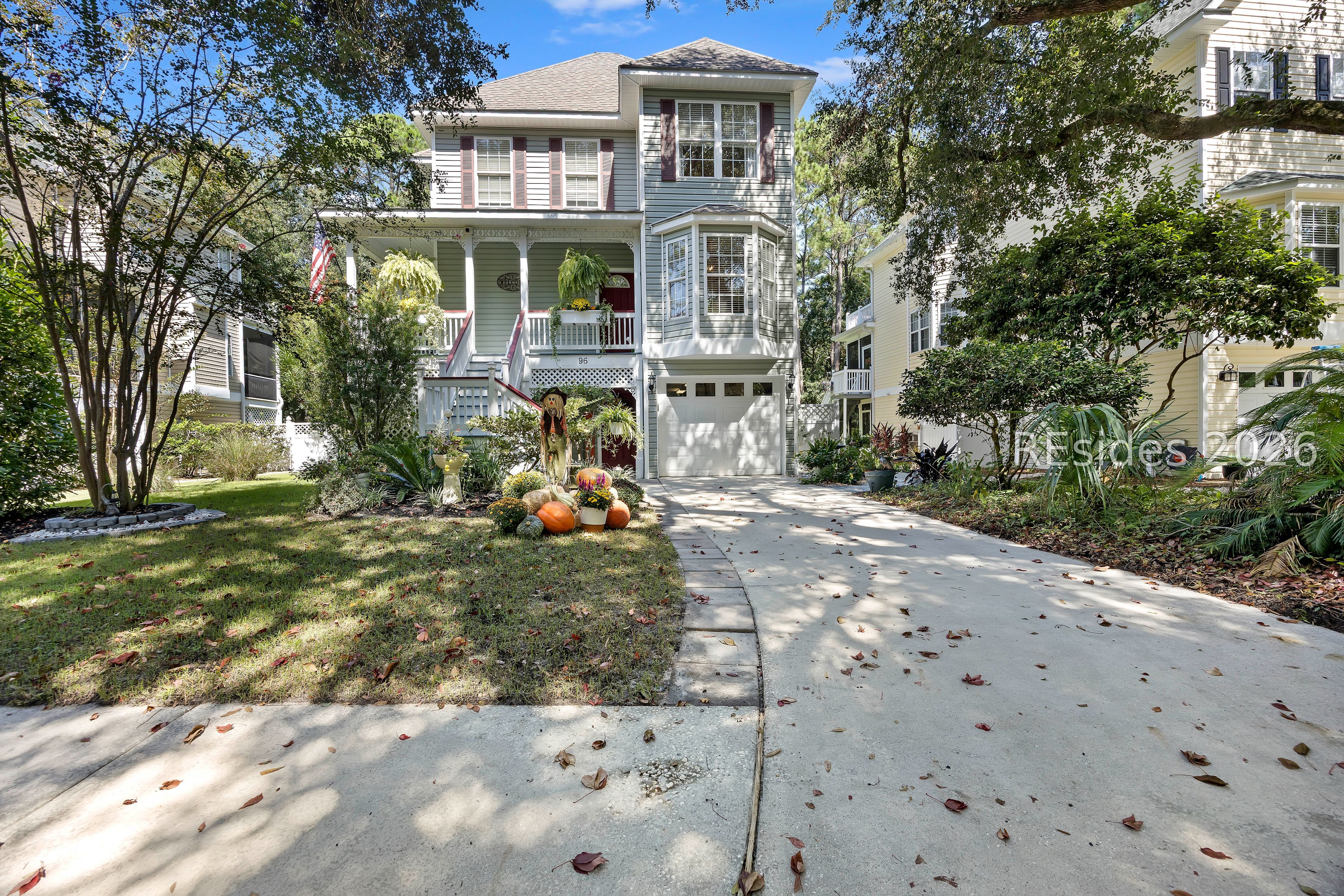 96 Victoria Square Drive — photo
