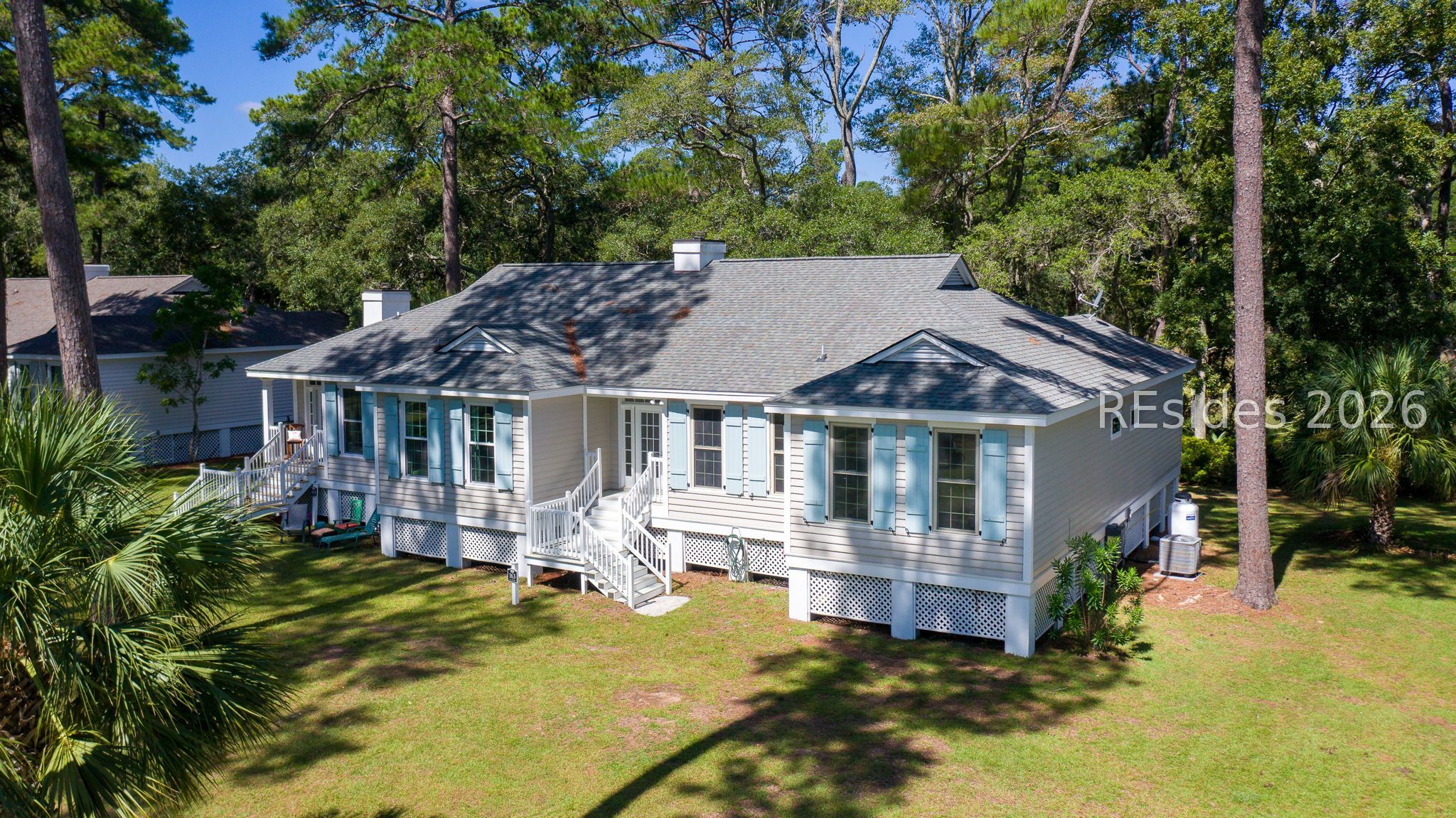 163 Ave Of Oaks — photo