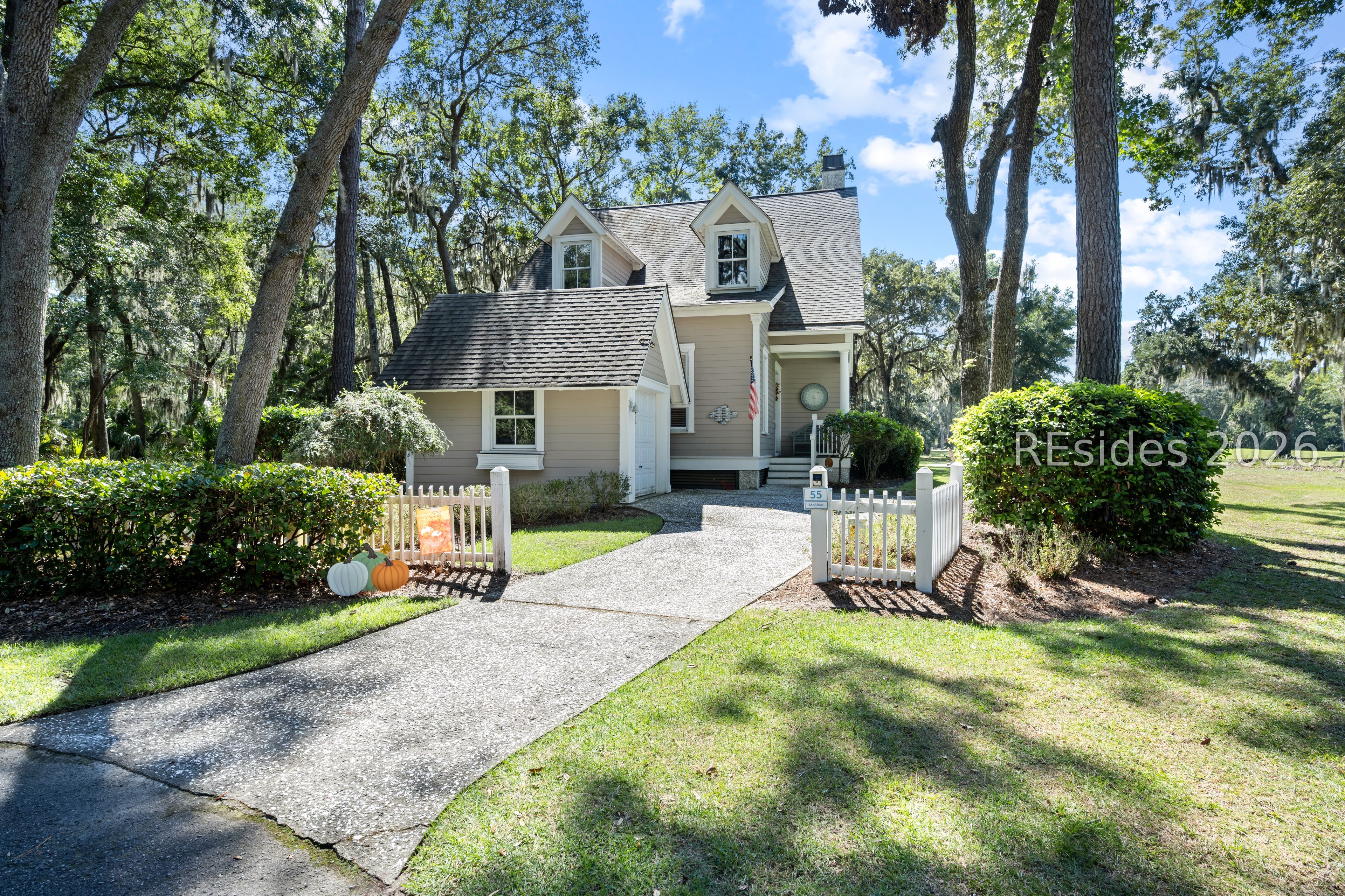 55 Prestwick Green — photo