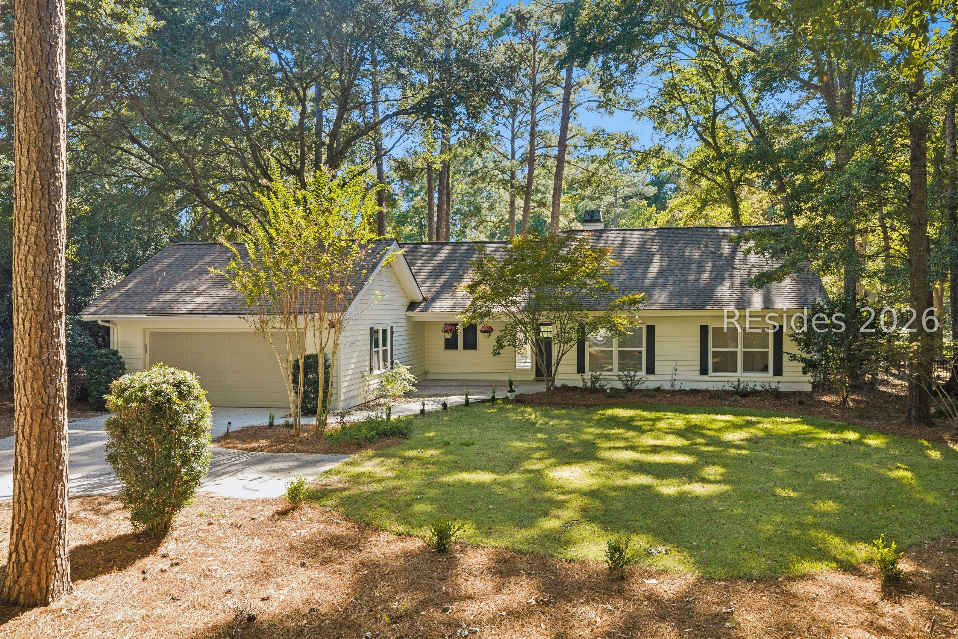 228 White Oaks Circle — photo