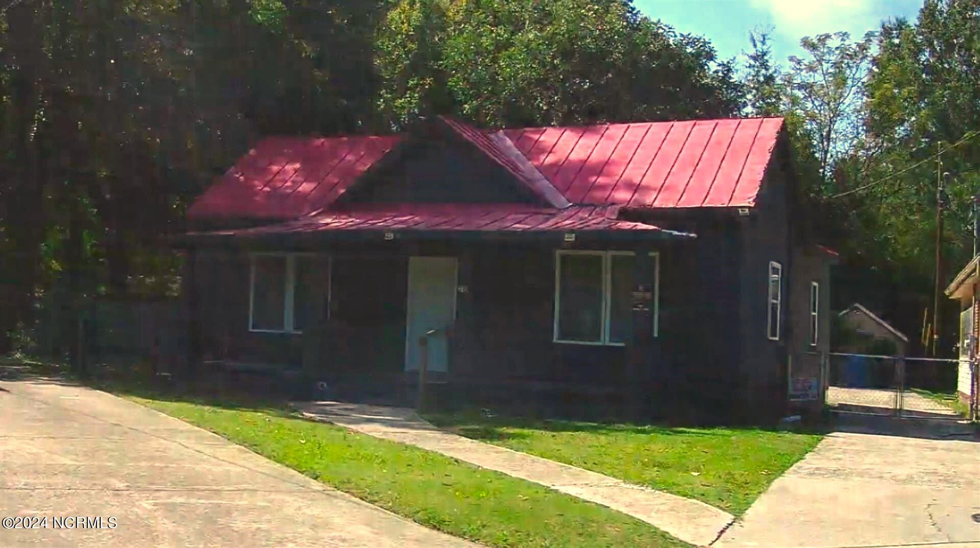 310 Finch Street SE — photo