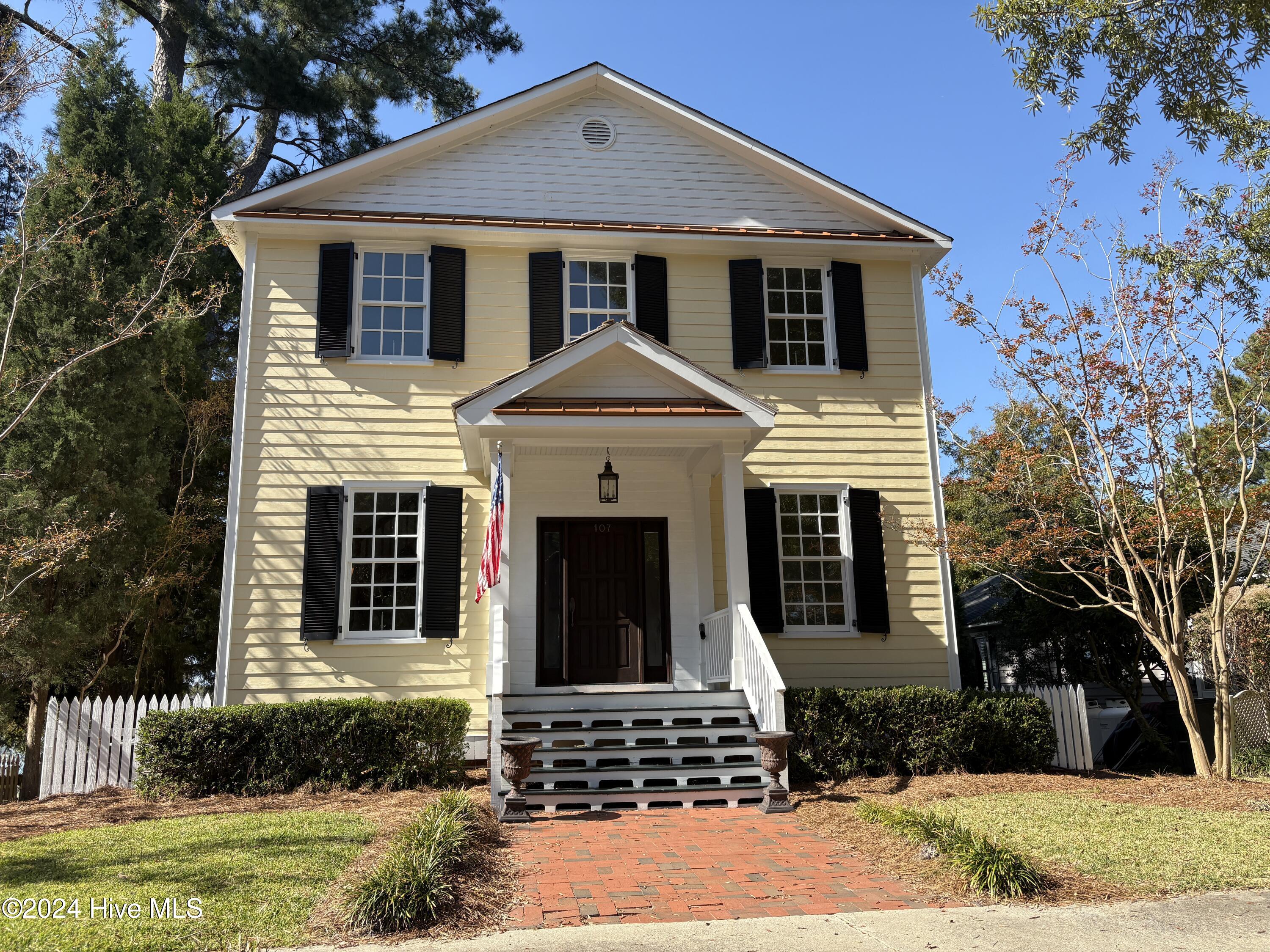 107 S Main Street — photo