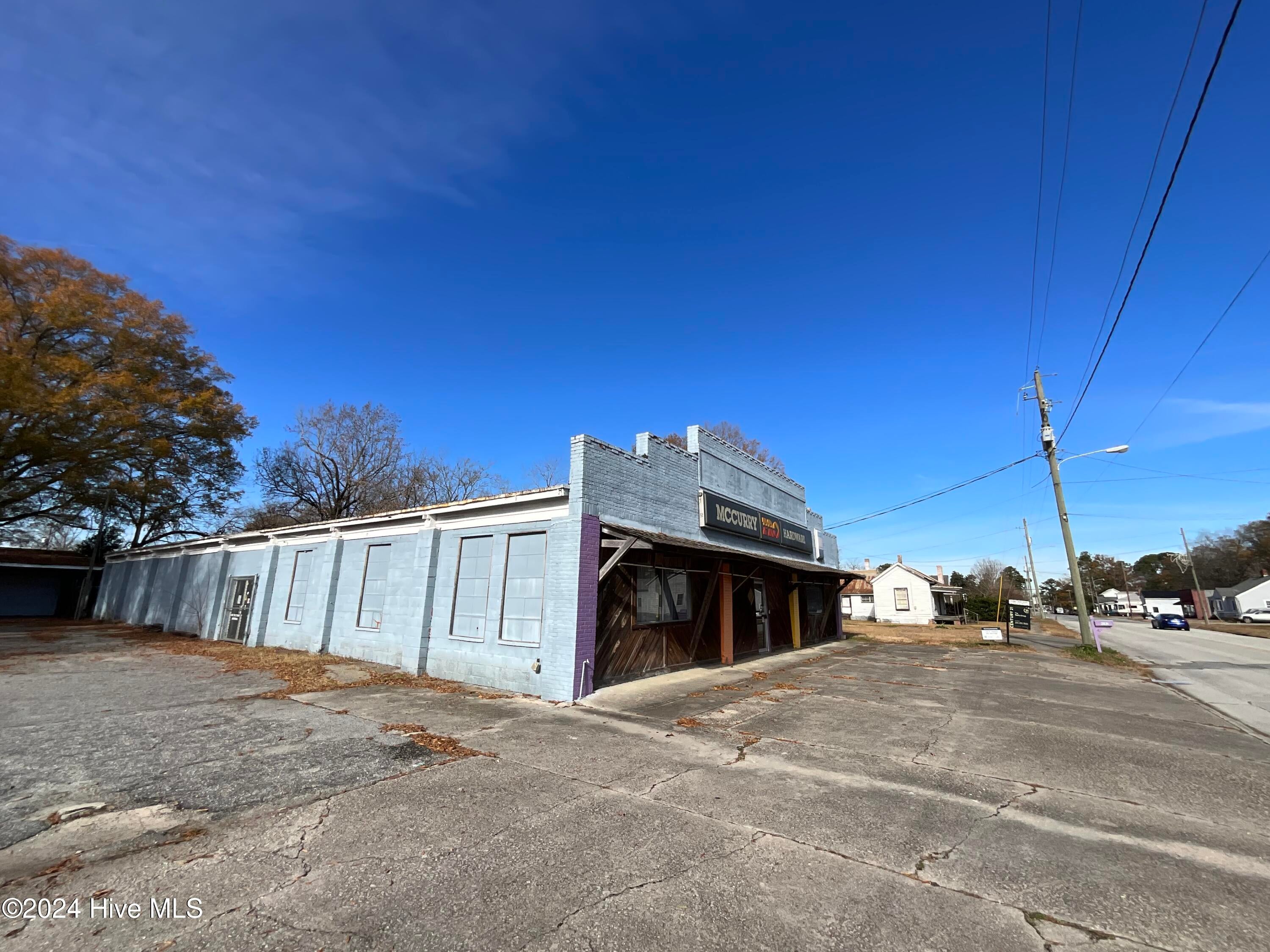 4392 Lee Street — photo