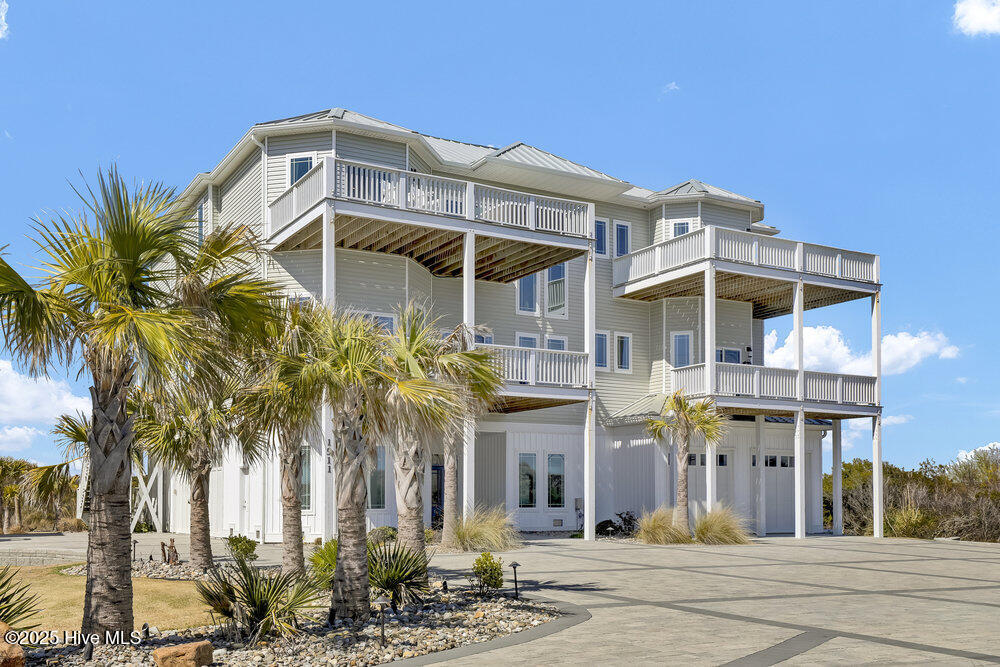 1511 New River Inlet Road — photo